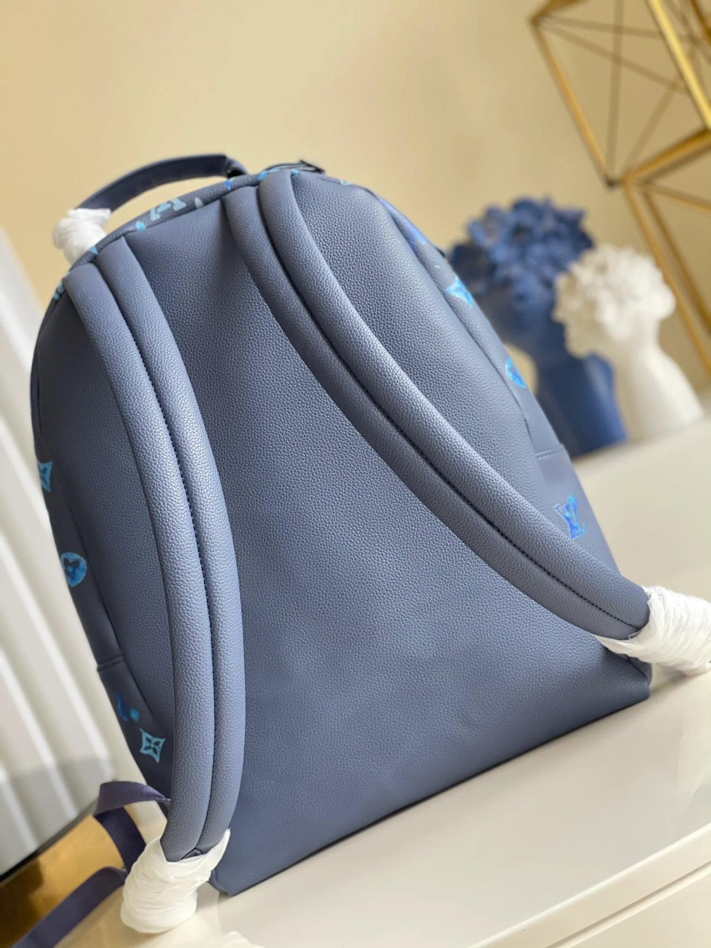 LV BAG M
