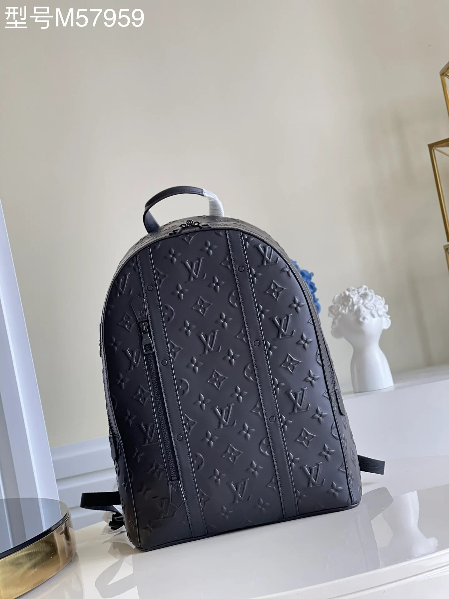 LV BAG M