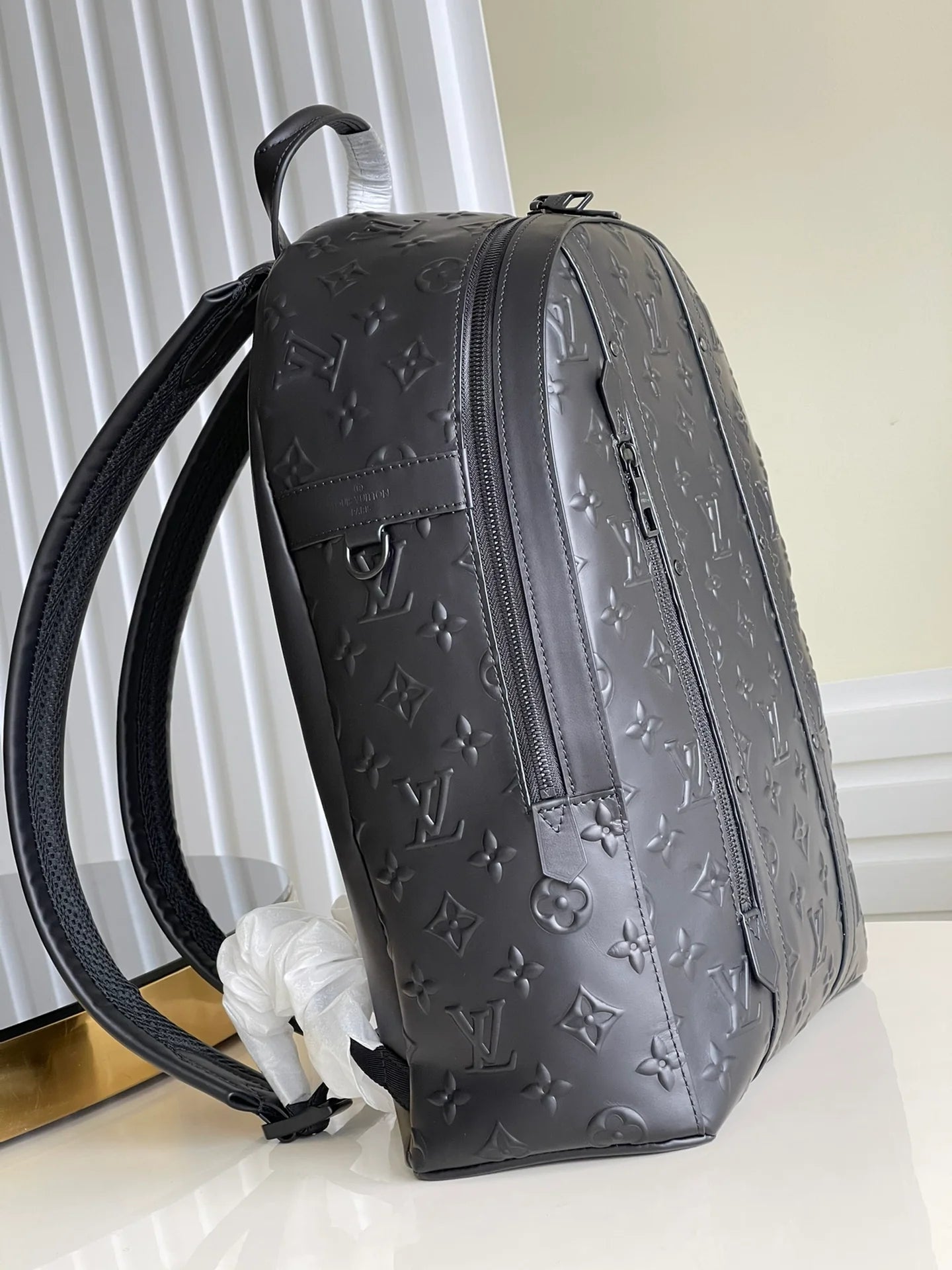 LV BAG M