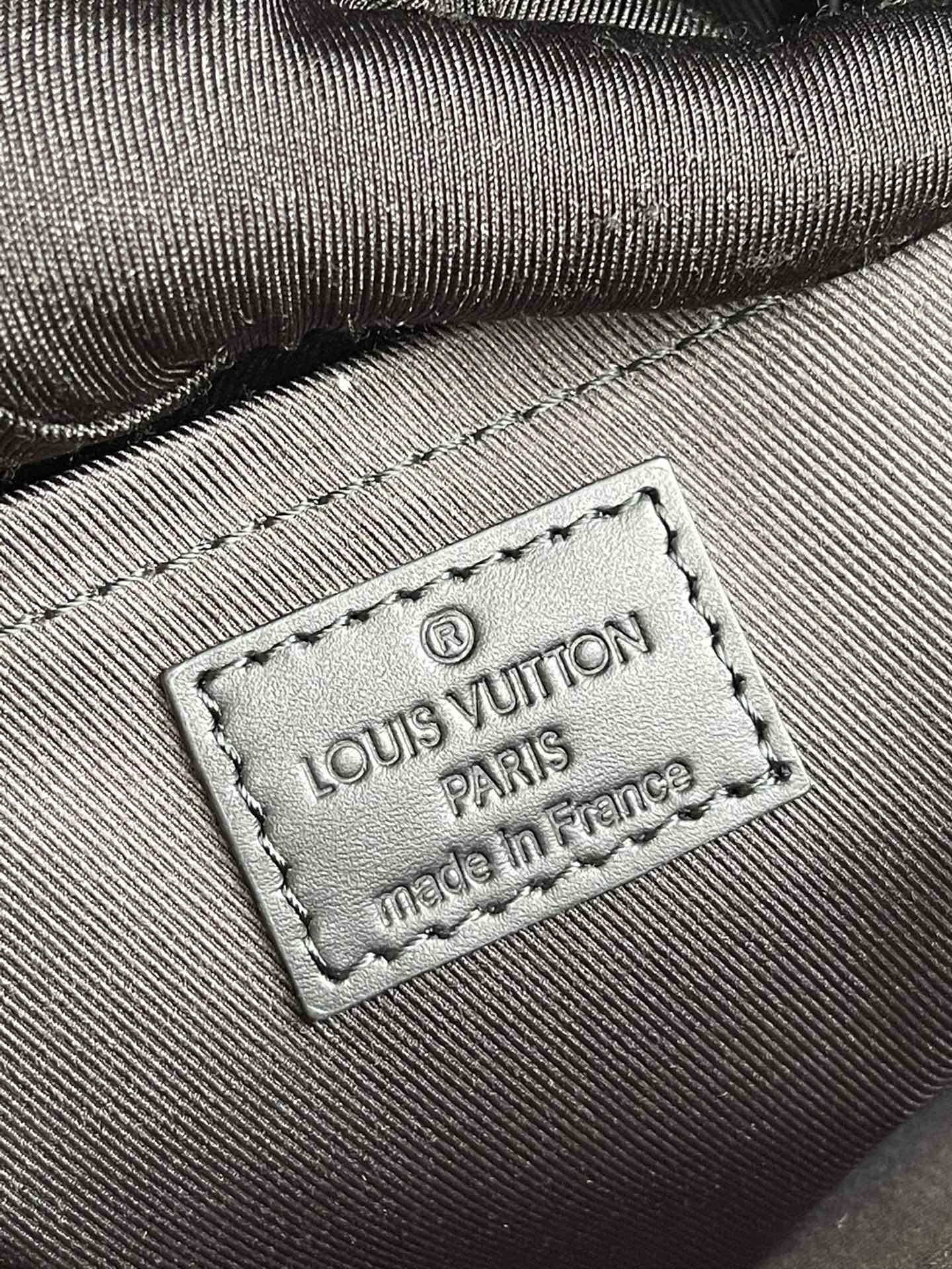LV BAG M