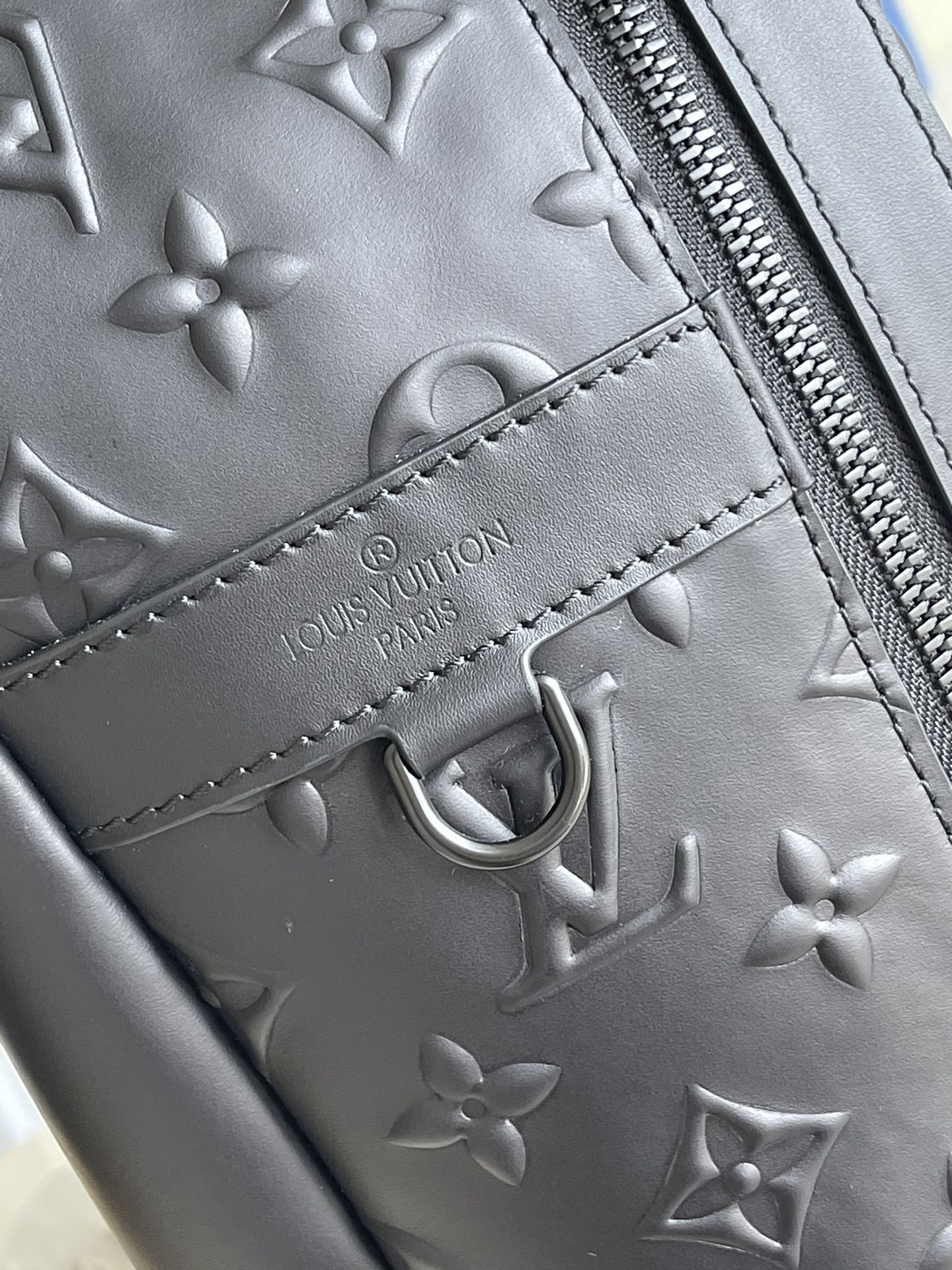 LV BAG M