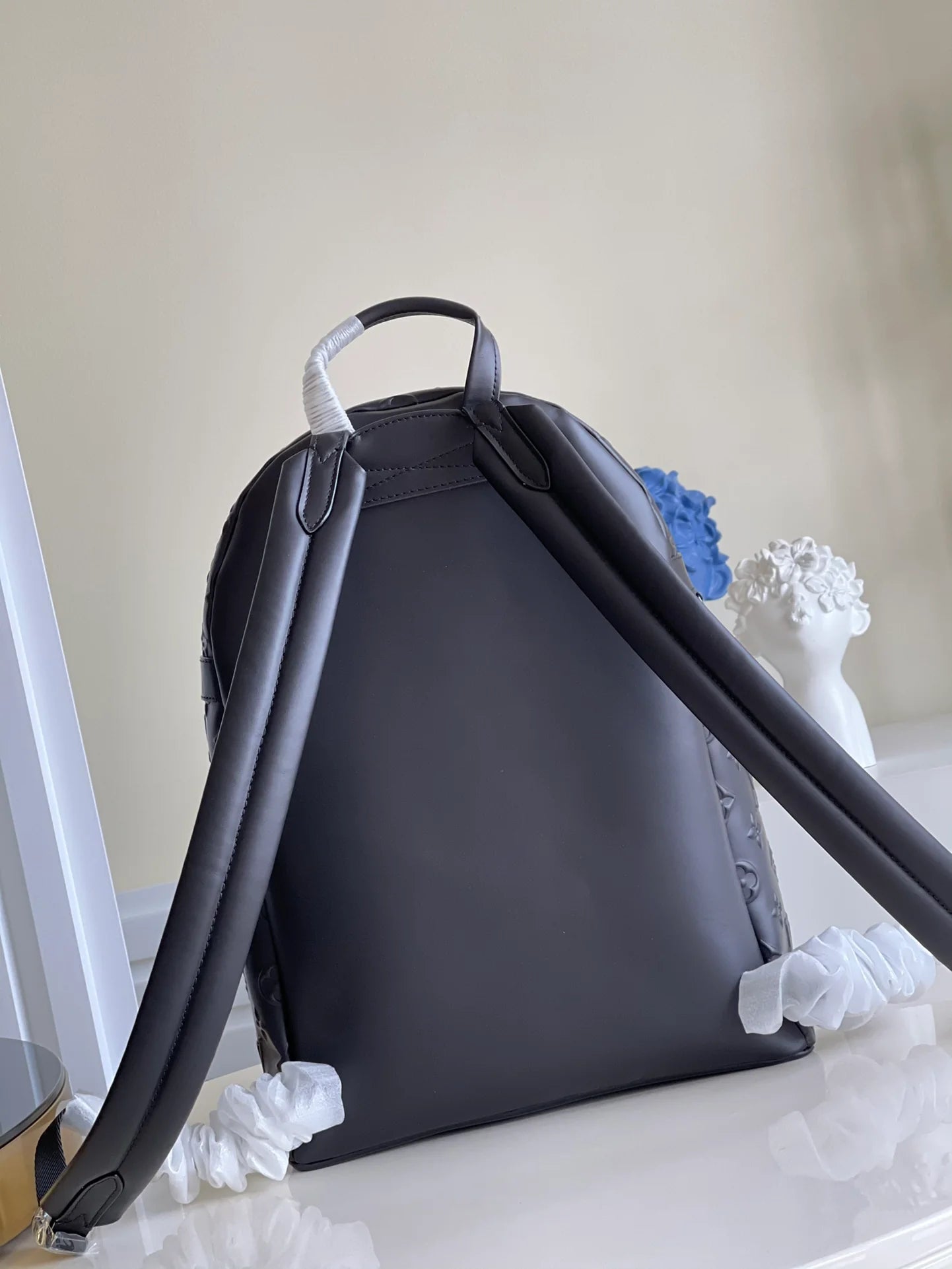 LV BAG M