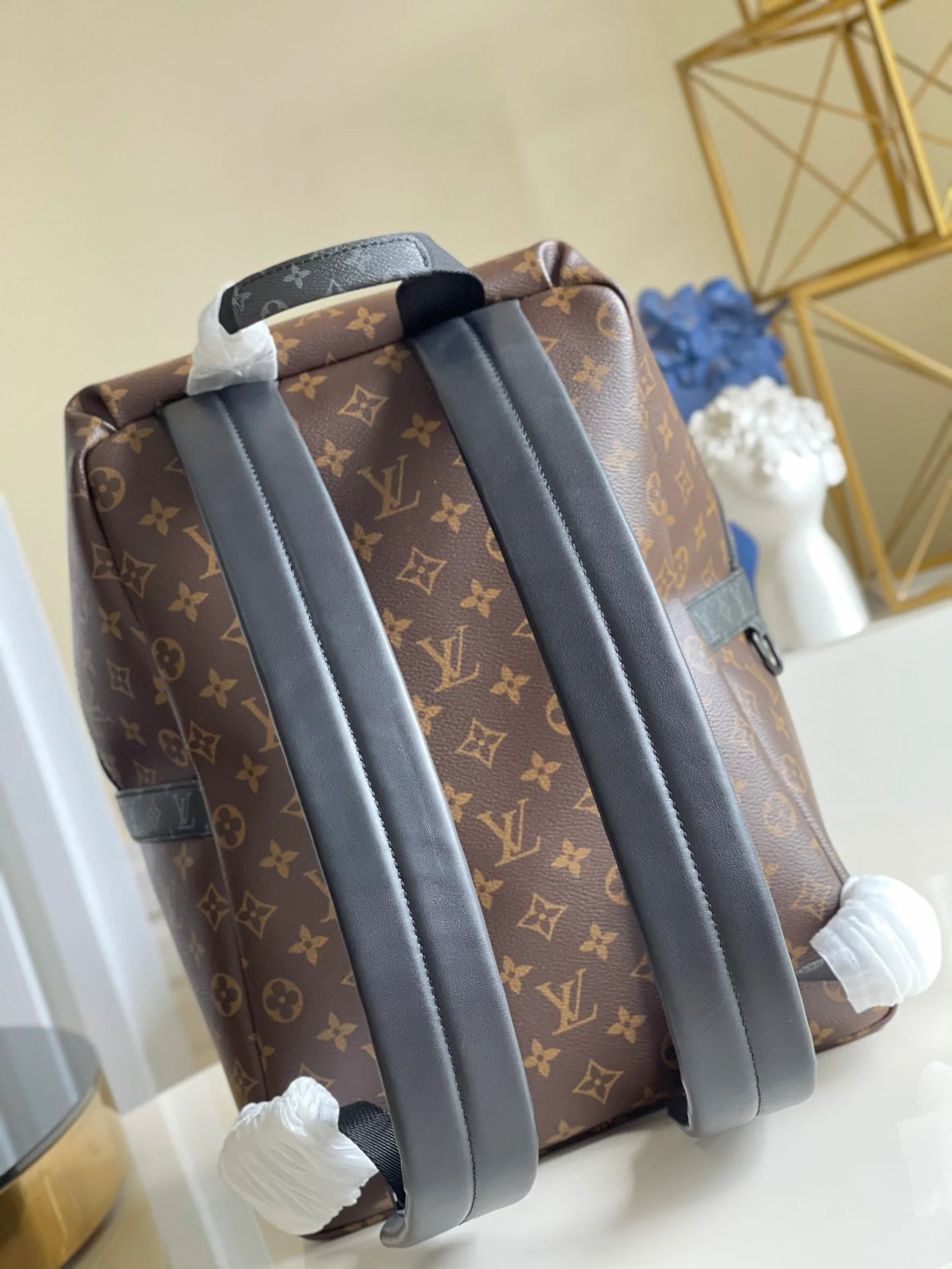 LV BAG M