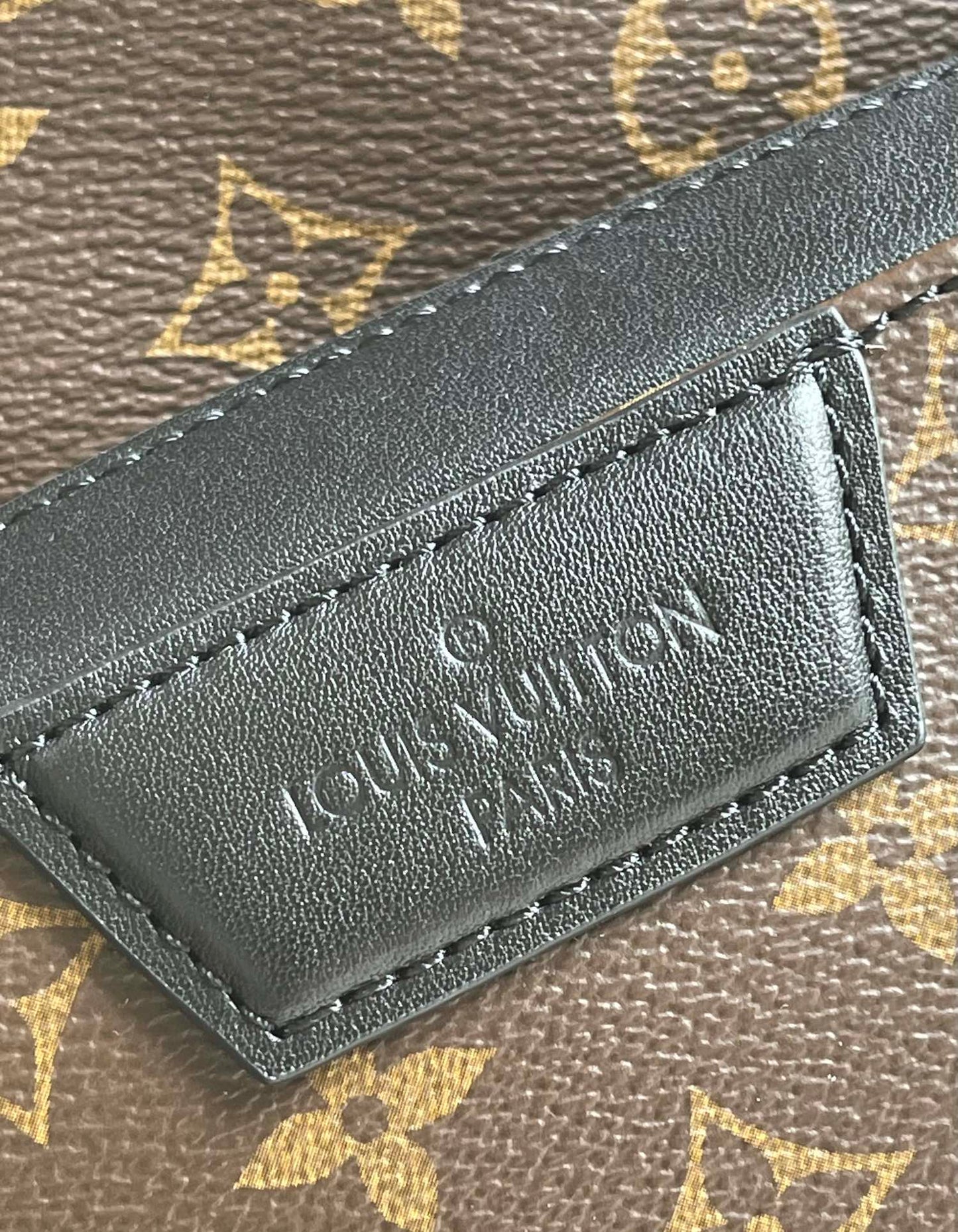LV BAG M
