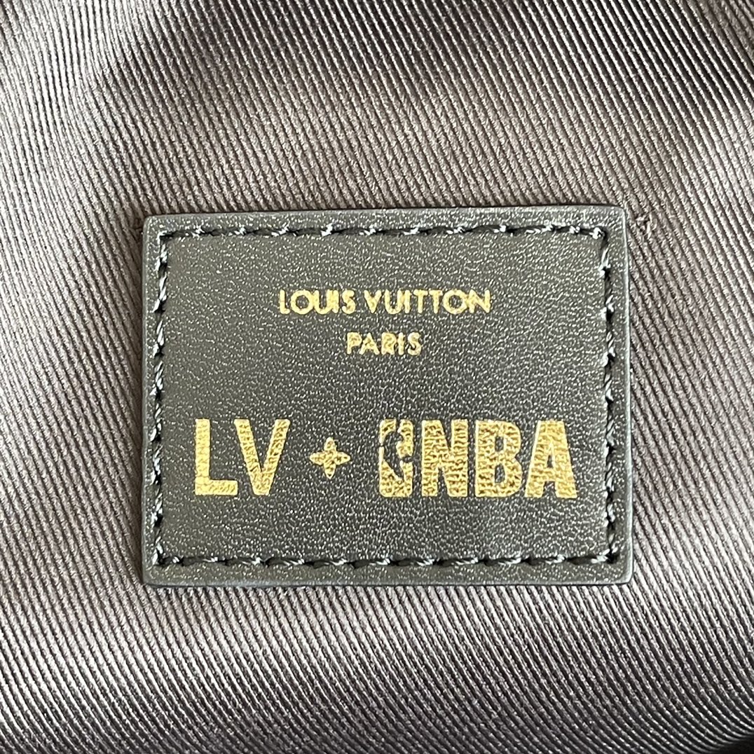 LV BAG M