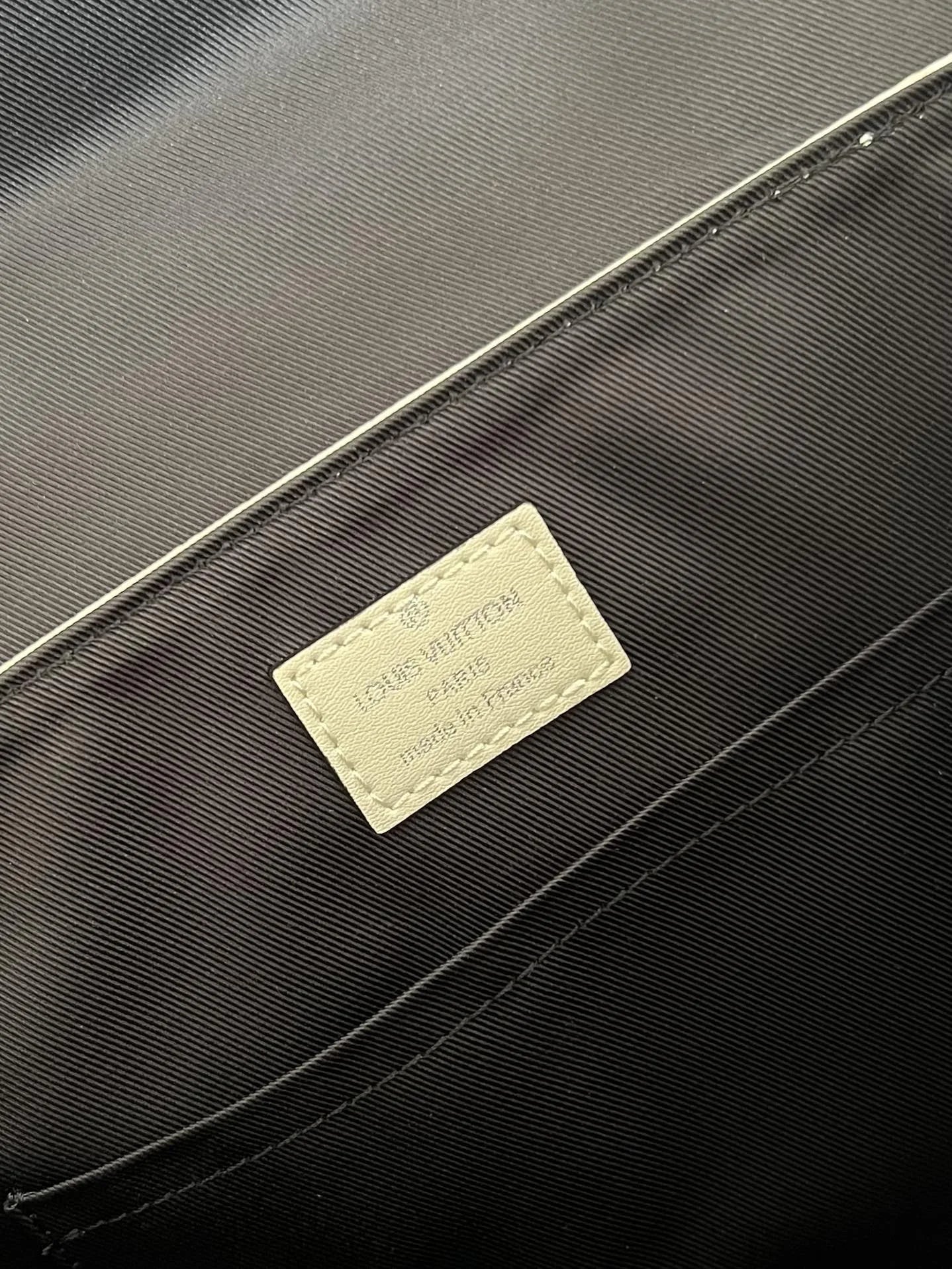 LV BAG M