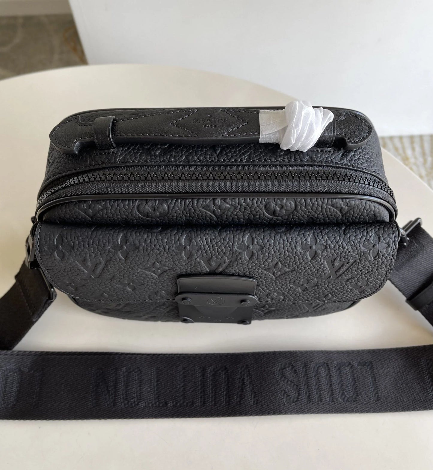LV BAG M