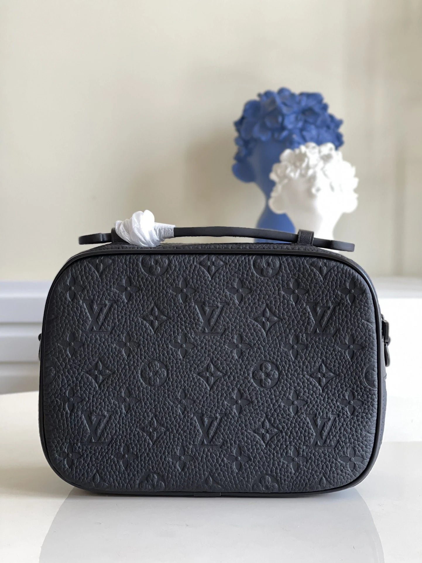 LV BAG M