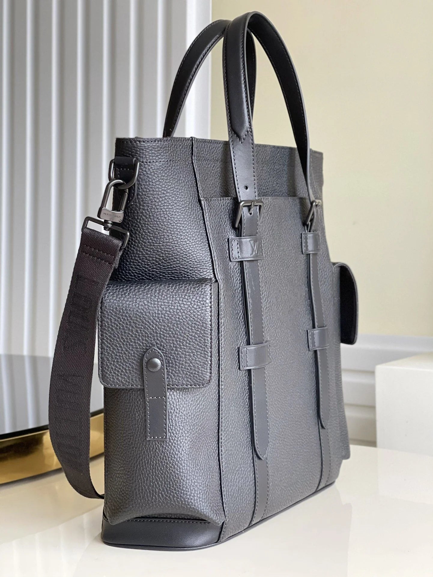LV BAG M