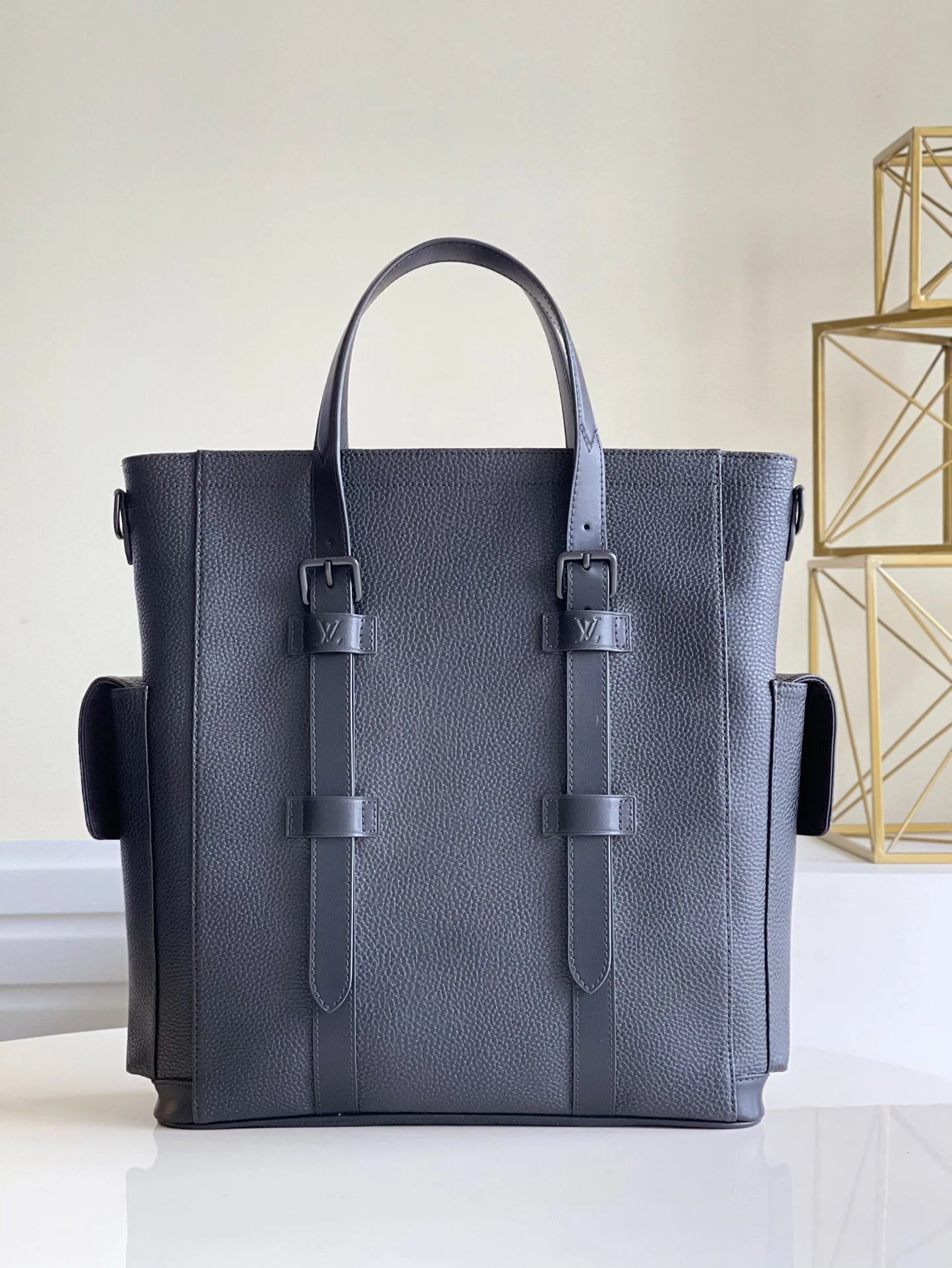 LV BAG M