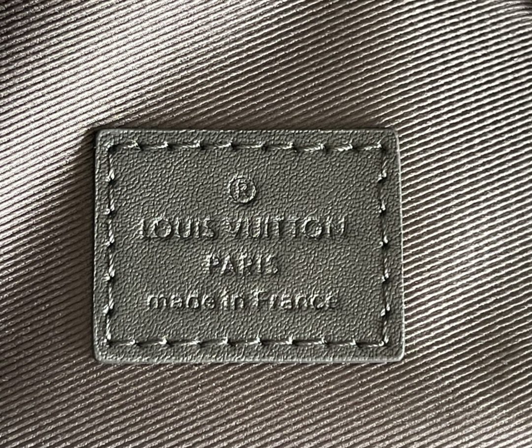 LV BAG M