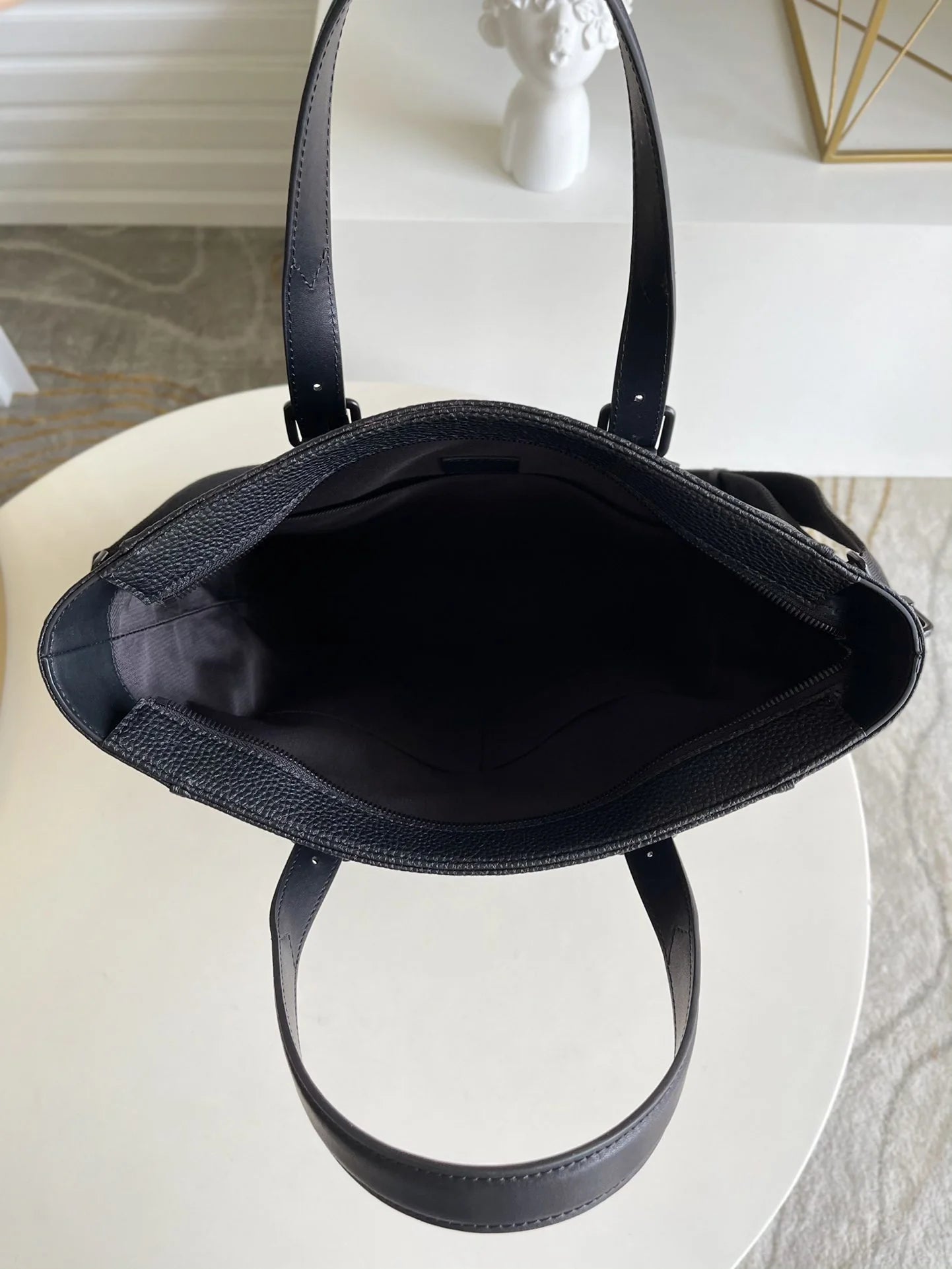 LV BAG M