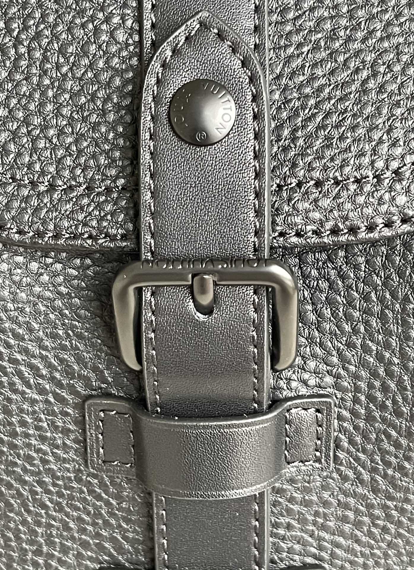 LV BAG M58495