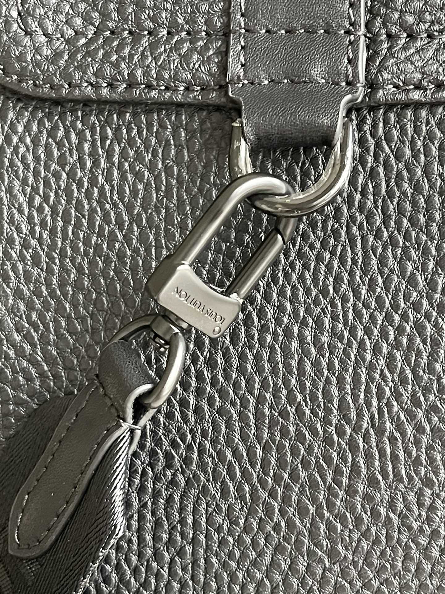 LV BAG M58495