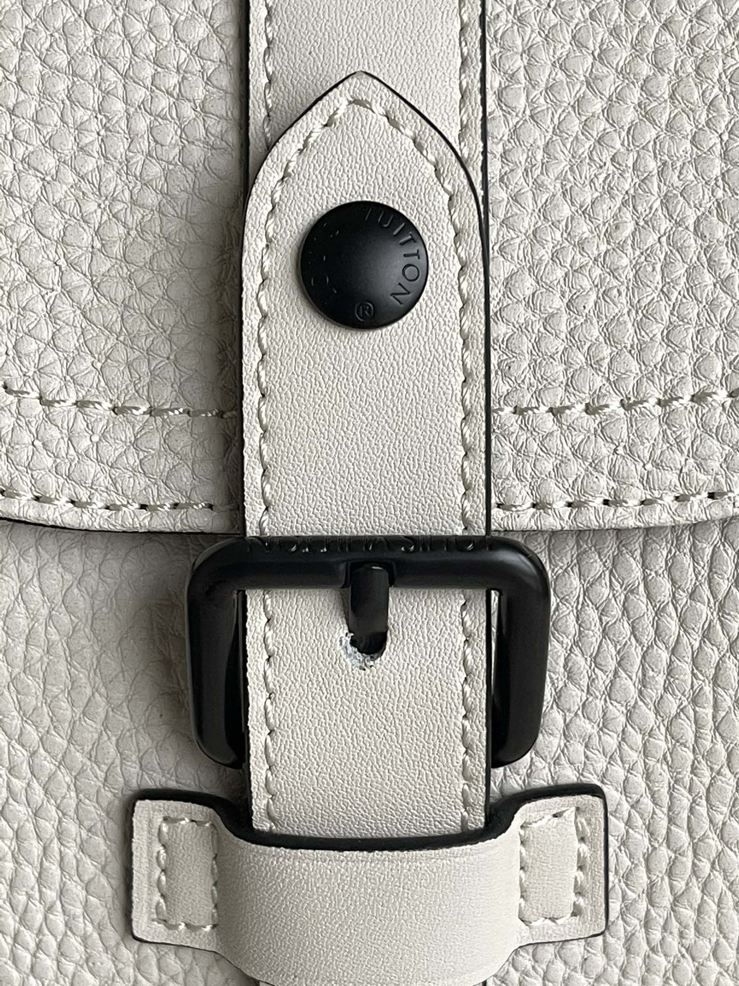 LV BAG M58495