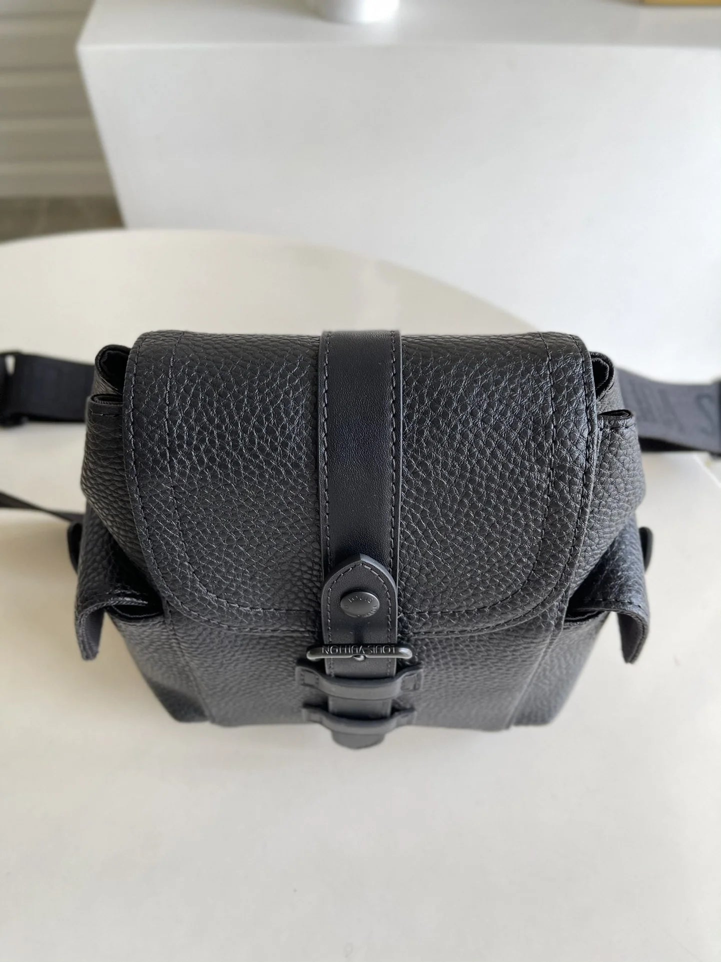 LV BAG M