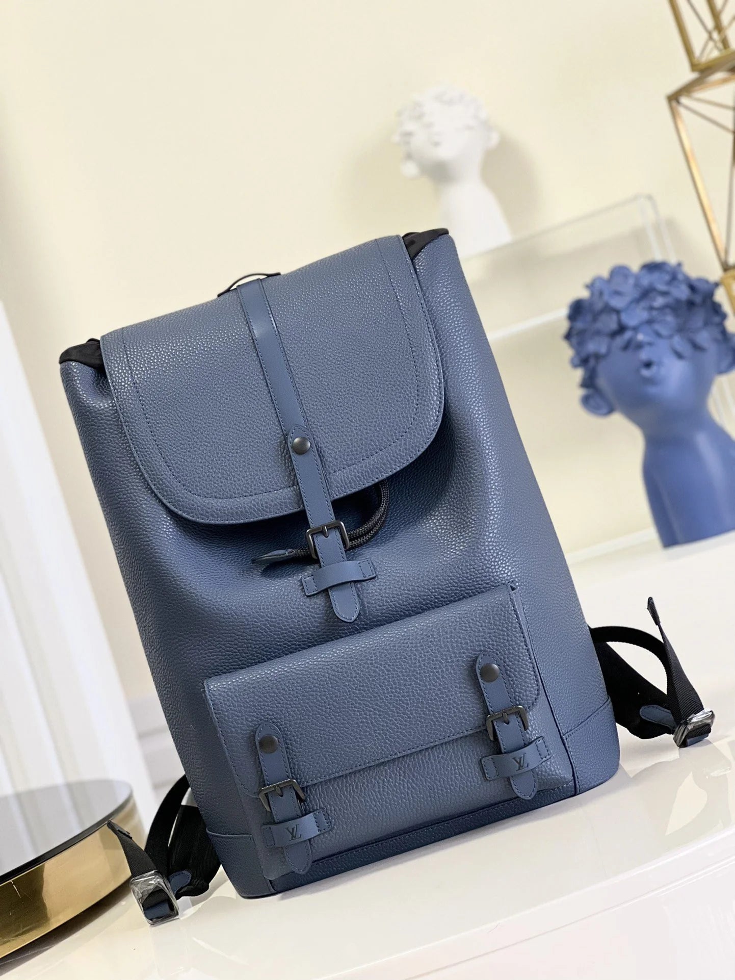 LV BAG M