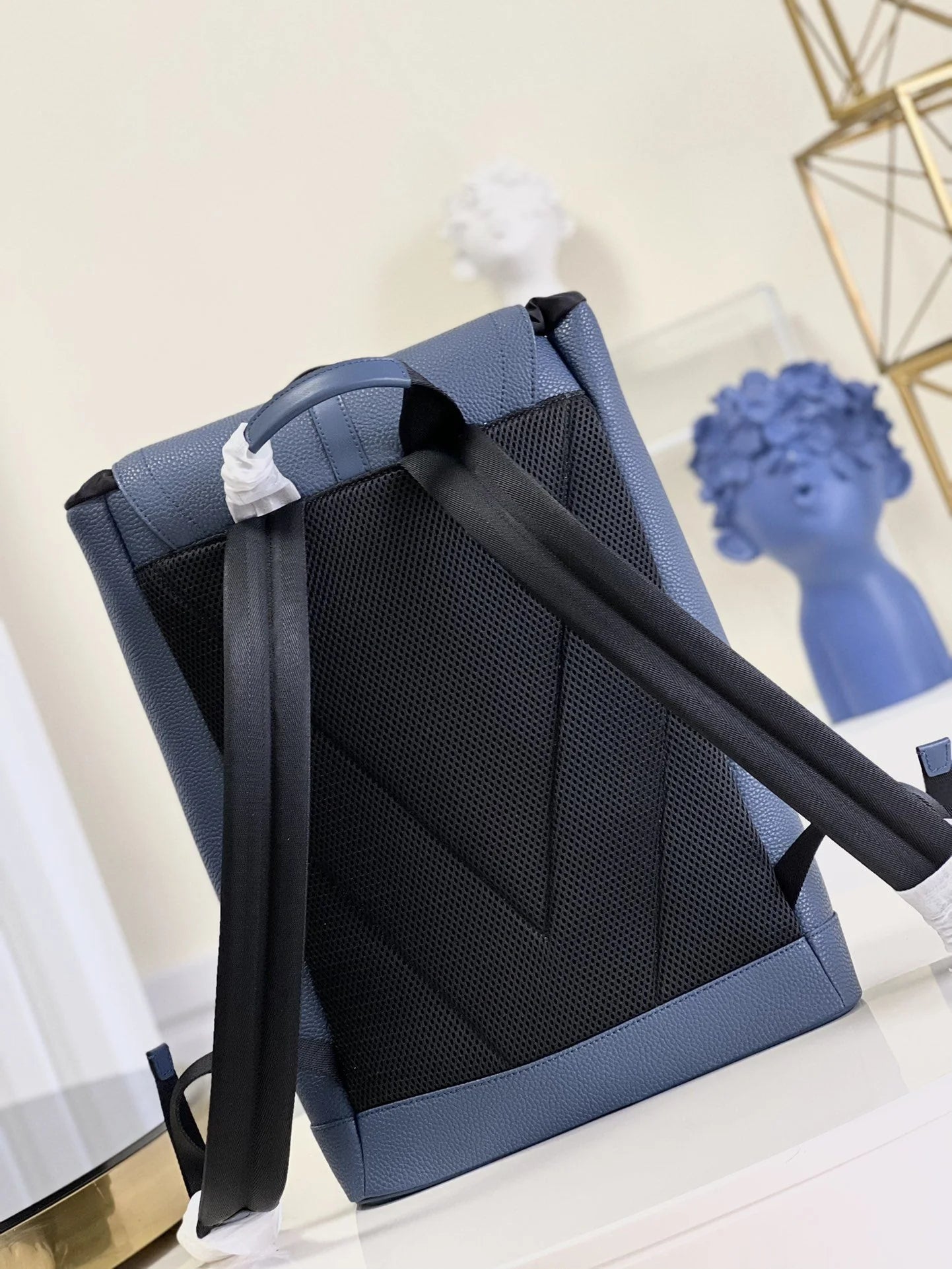 LV BAG M