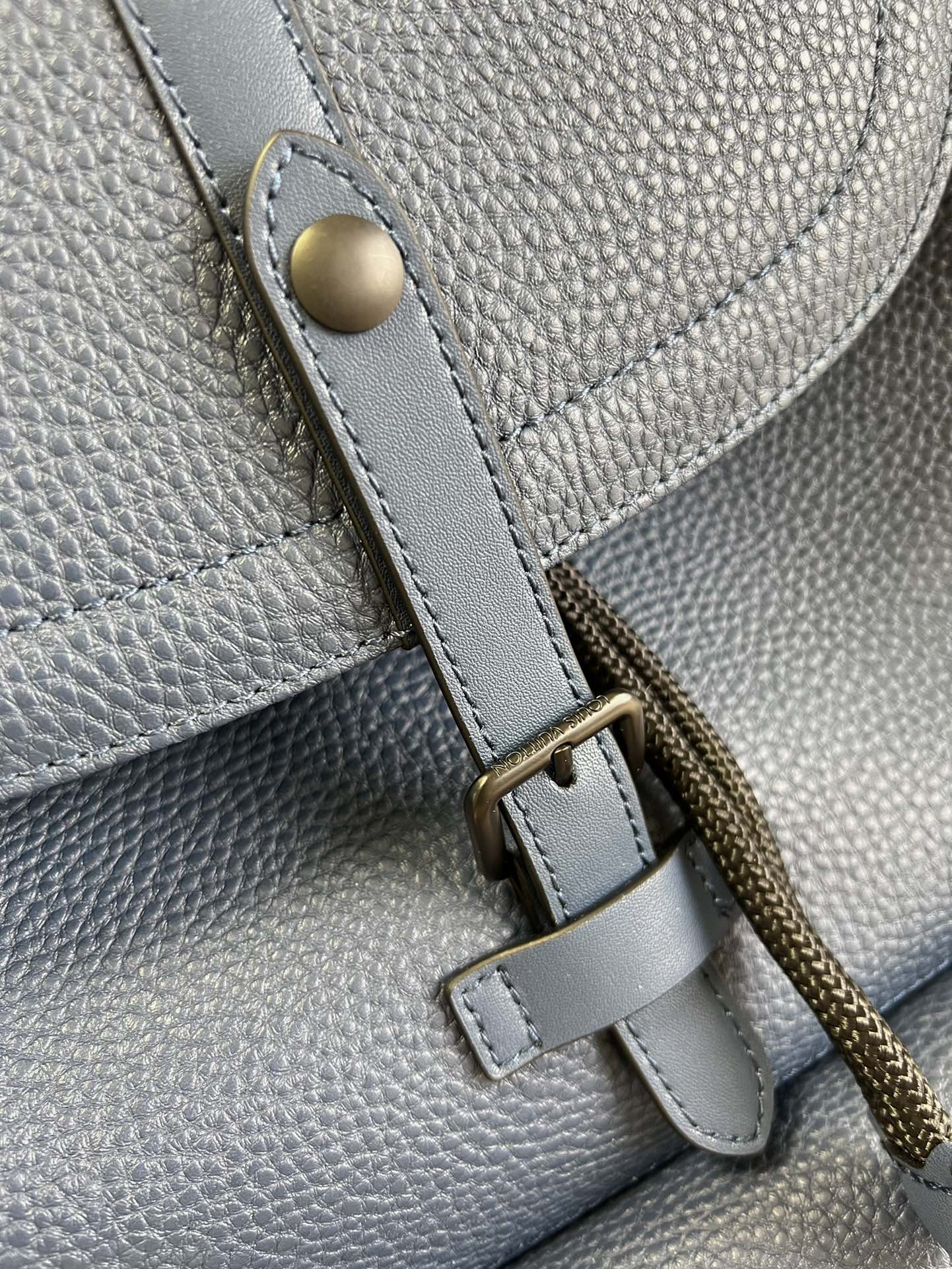 LV BAG M