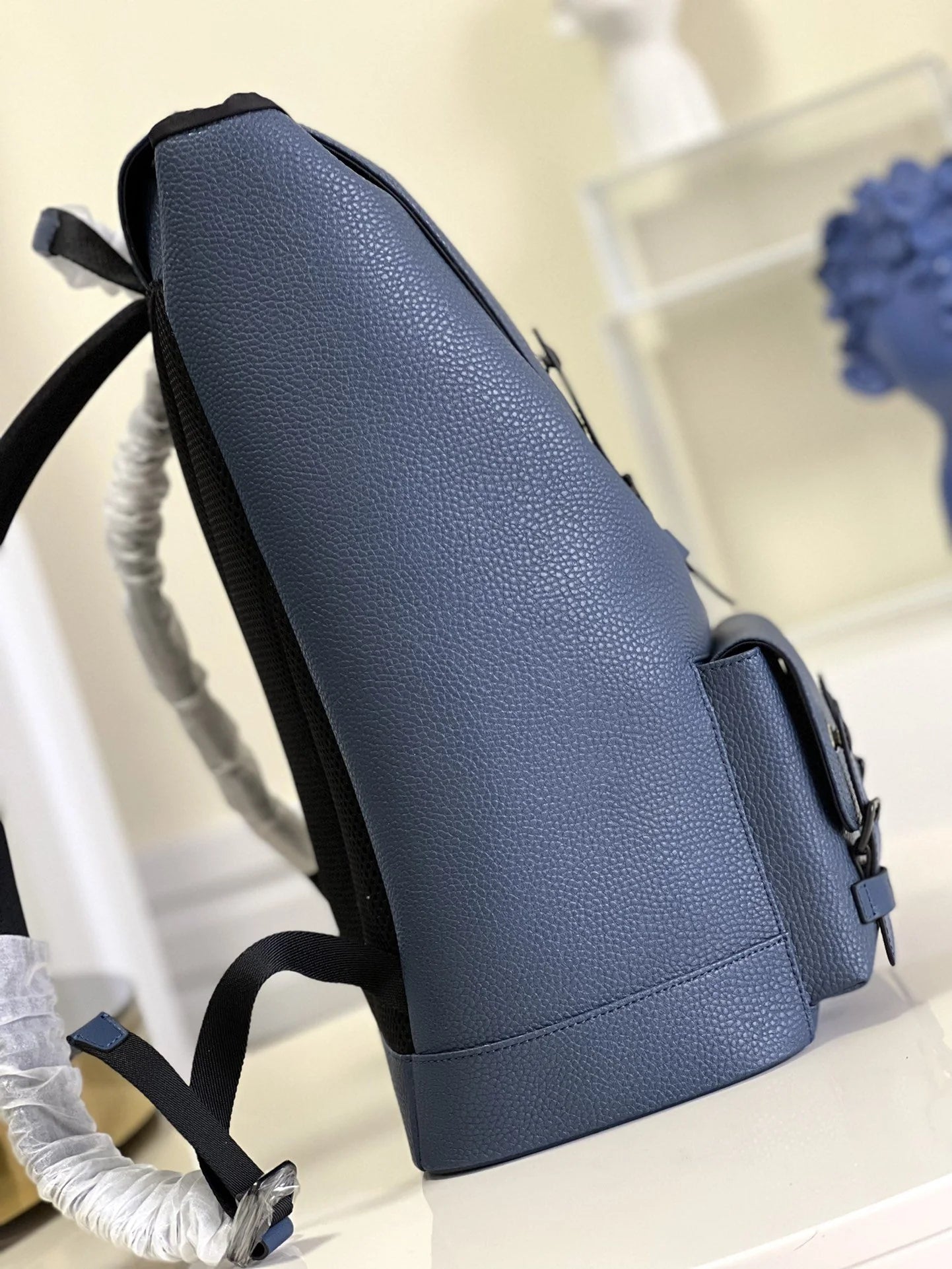 LV BAG M