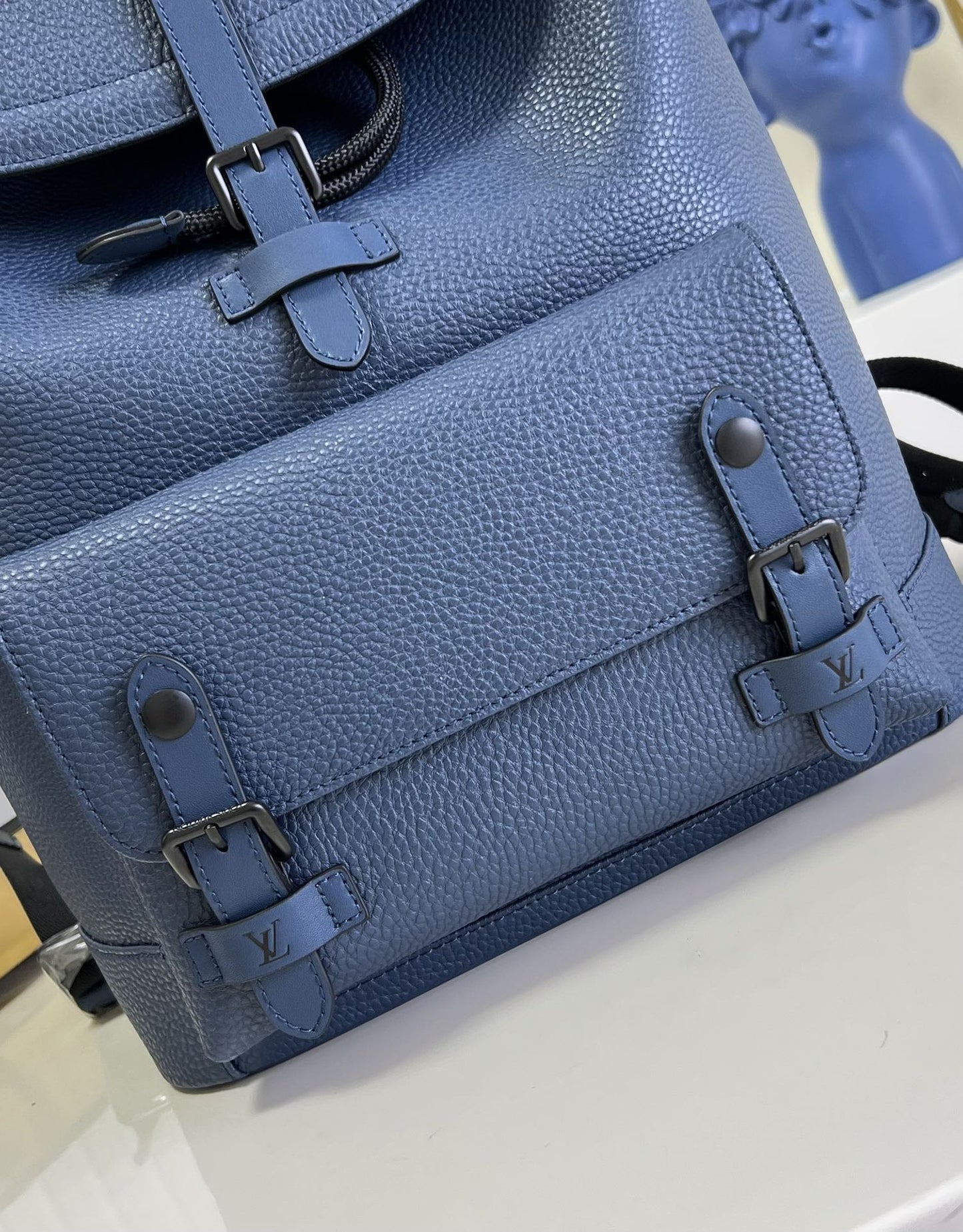 LV BAG M