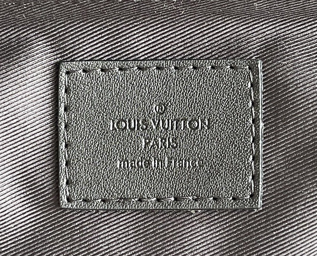 LV BAG M