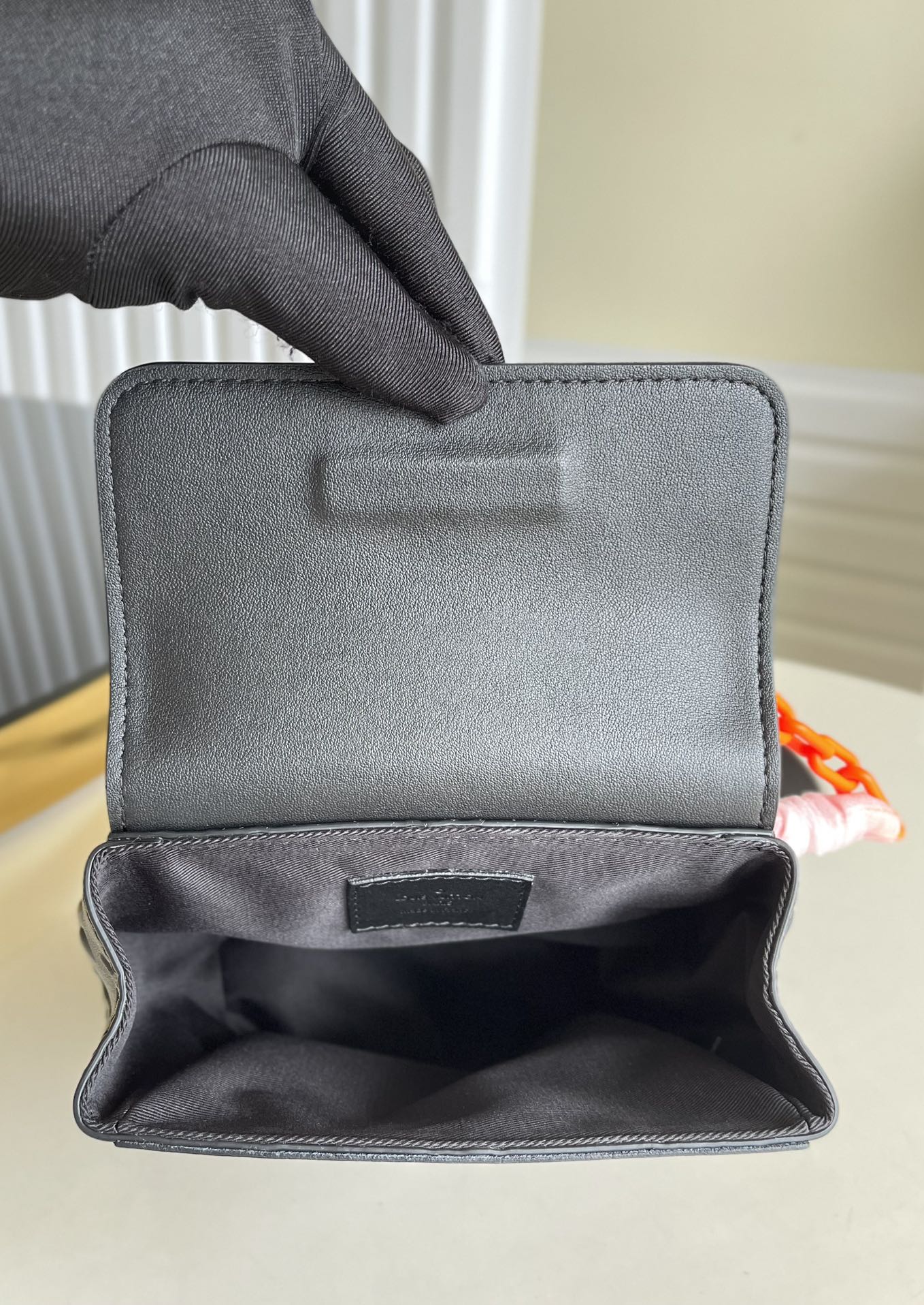 LV BAG M