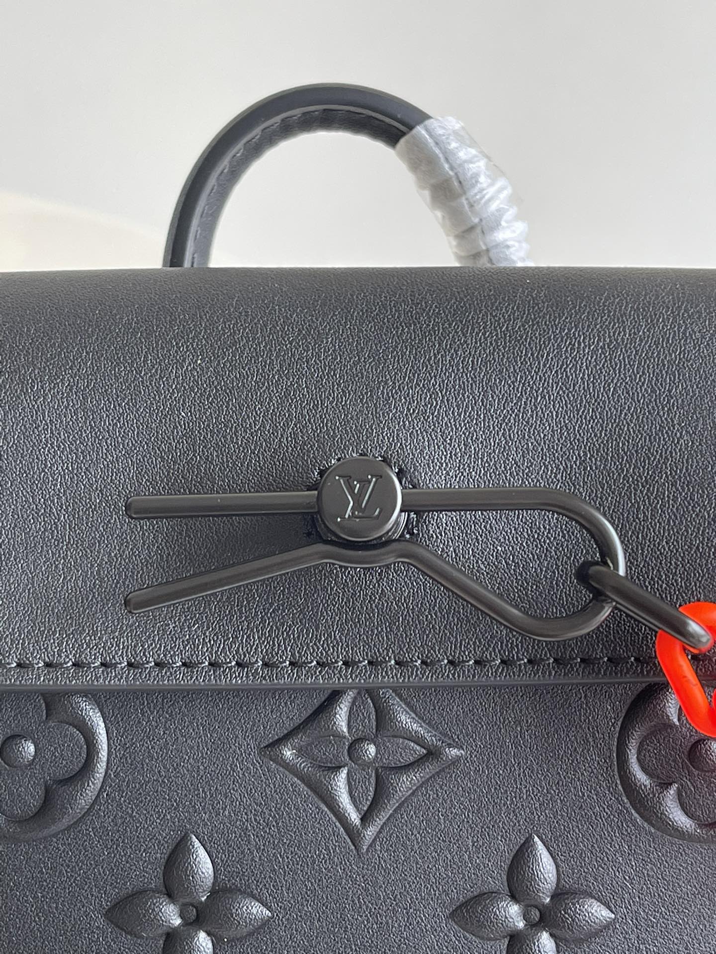 LV BAG M