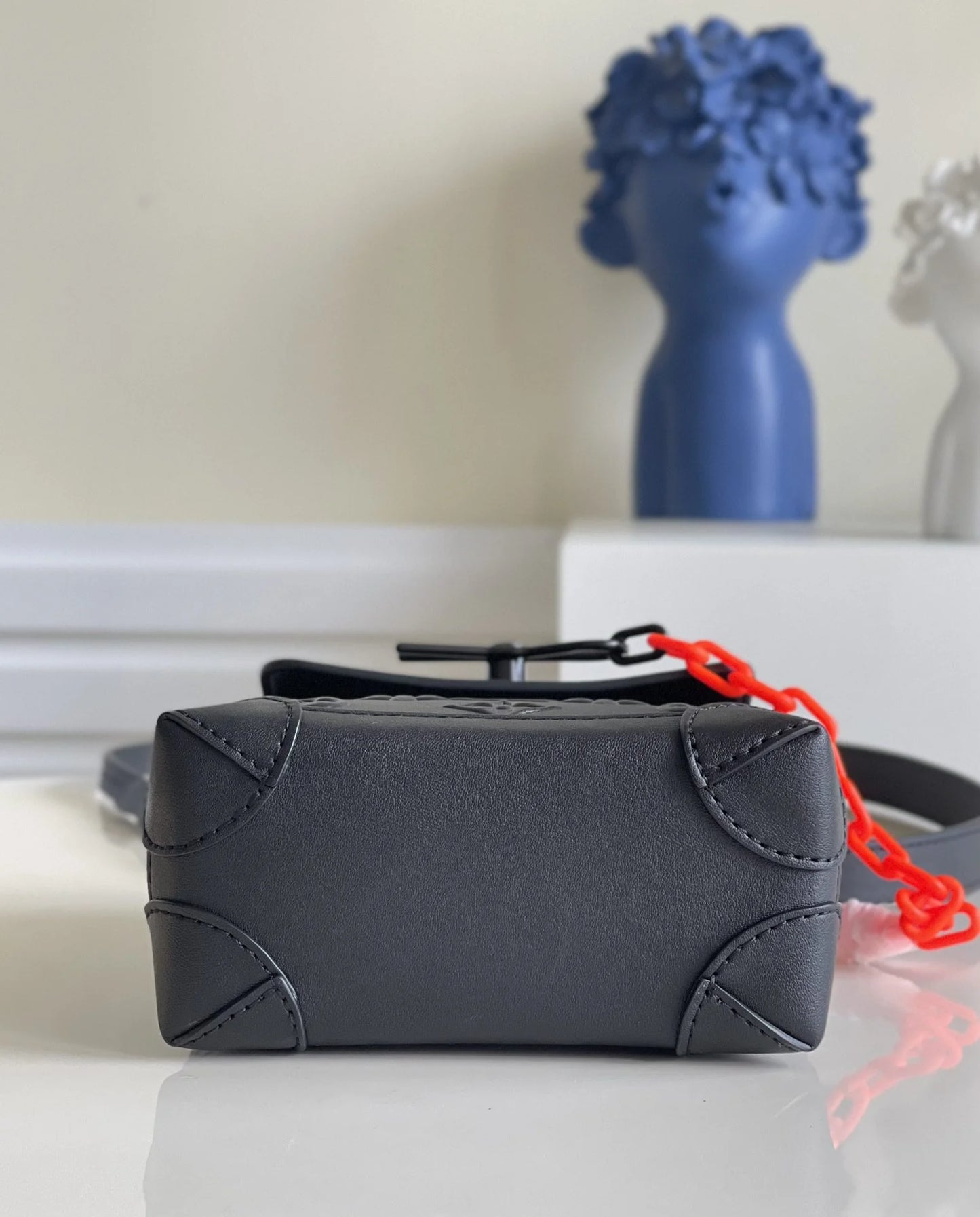LV BAG M