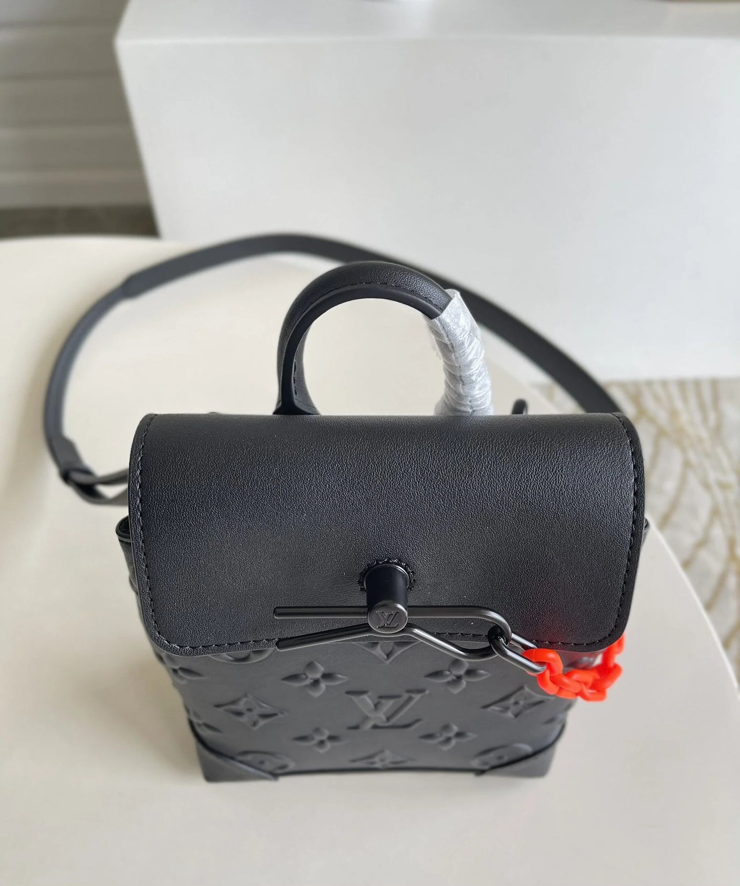 LV BAG M