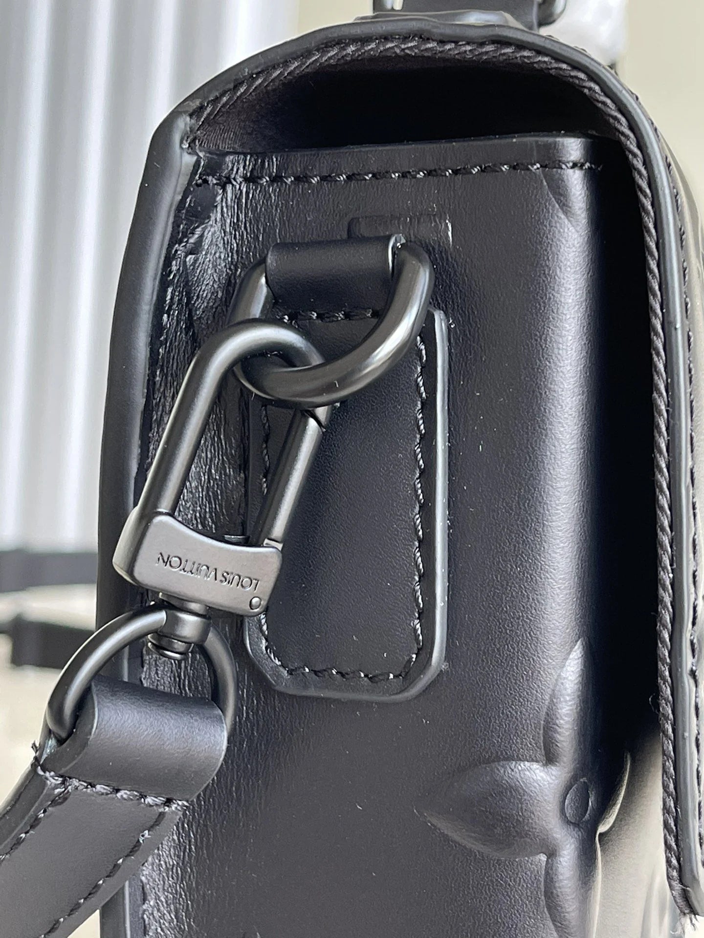LV BAG M