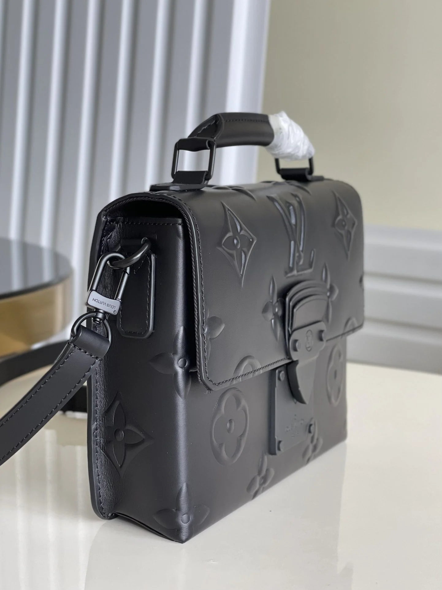 LV BAG M