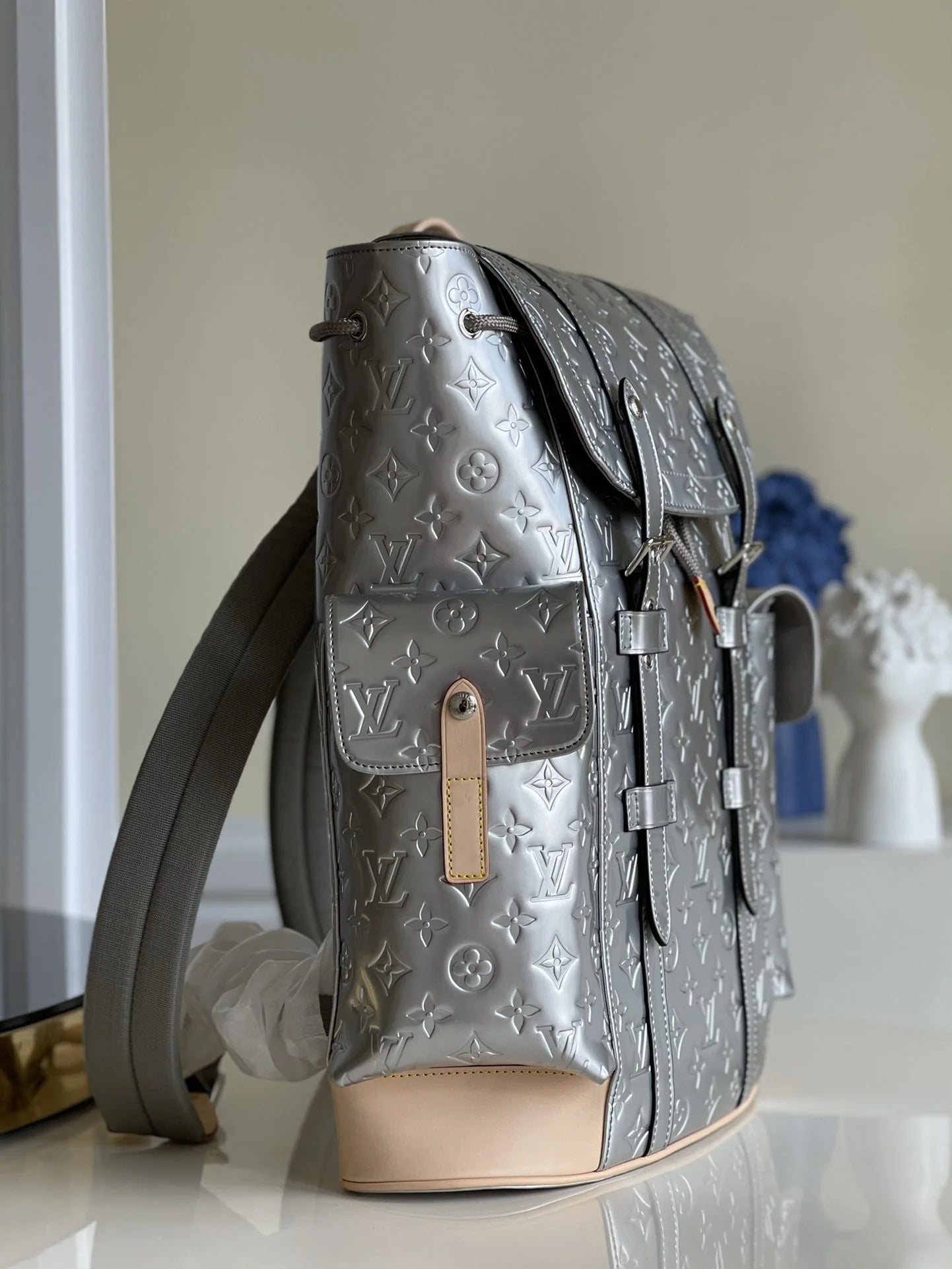 LV BAG M