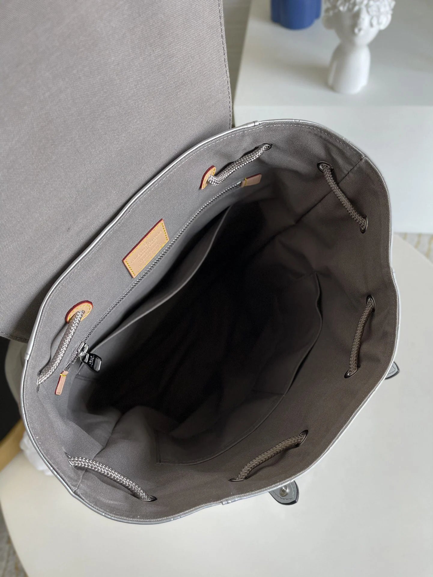 LV BAG M