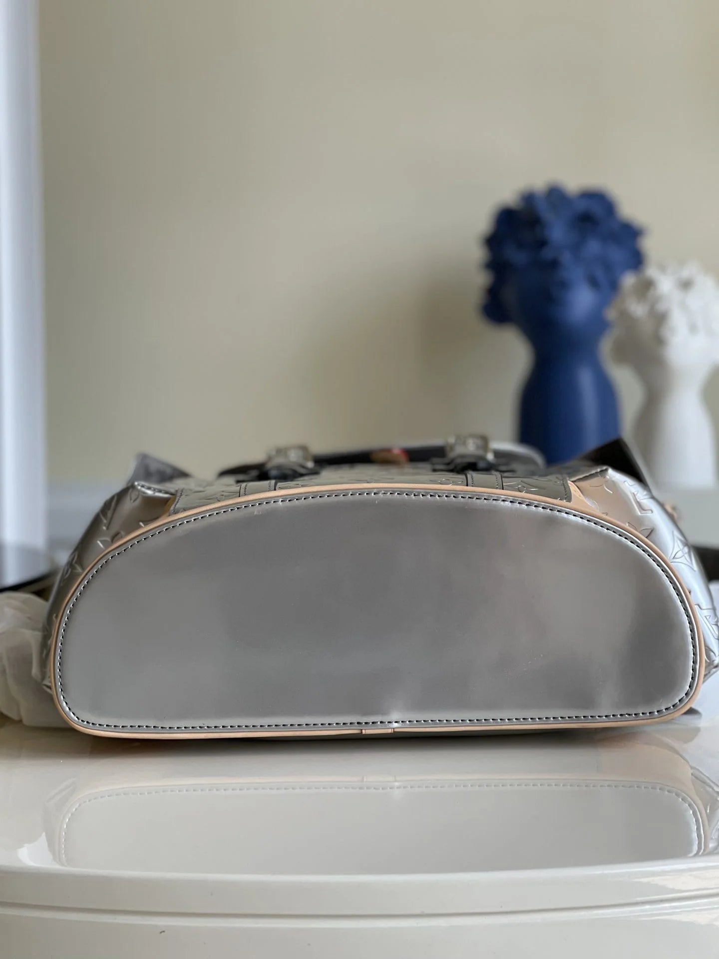 LV BAG M