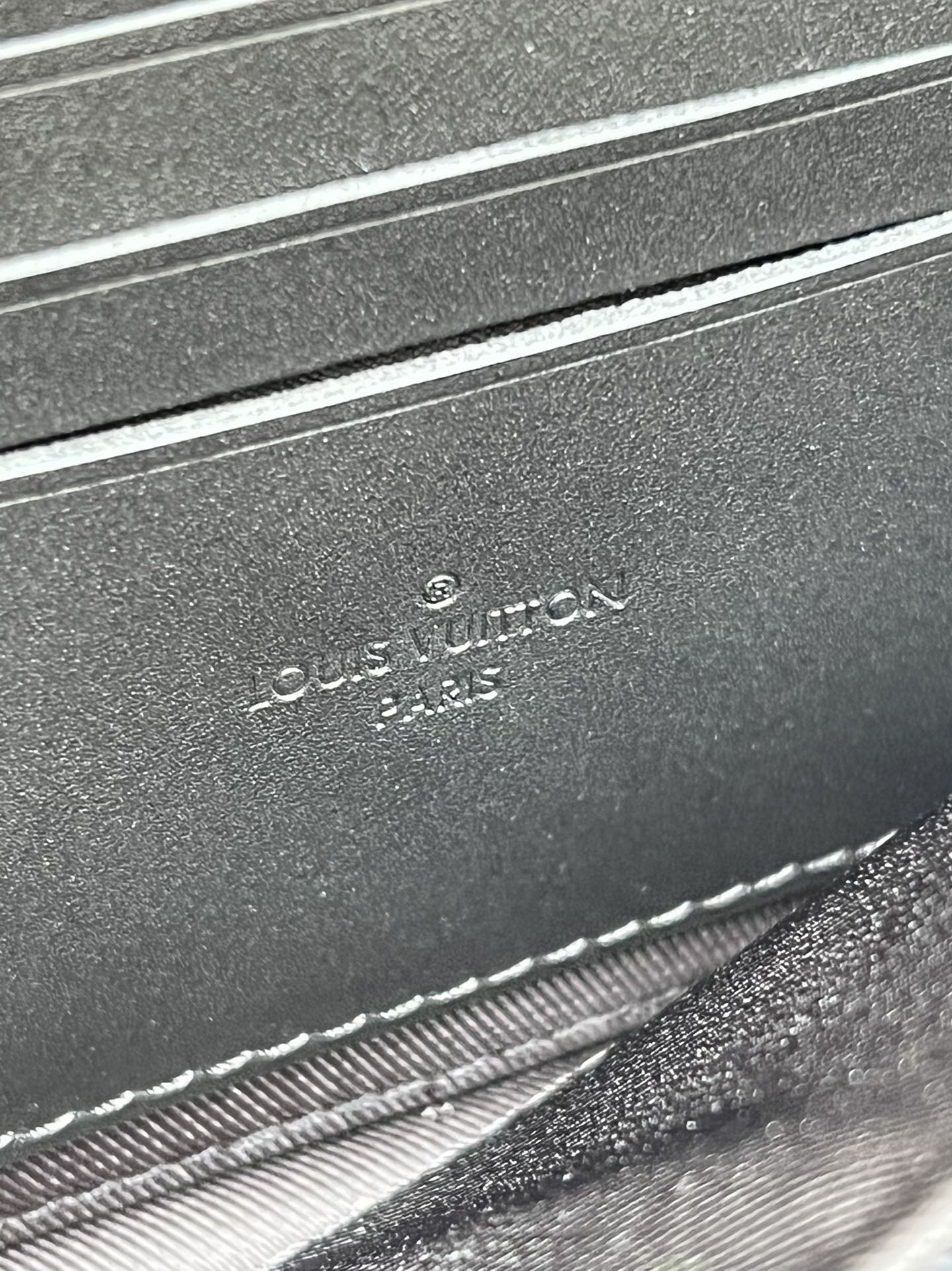 LV BAG M