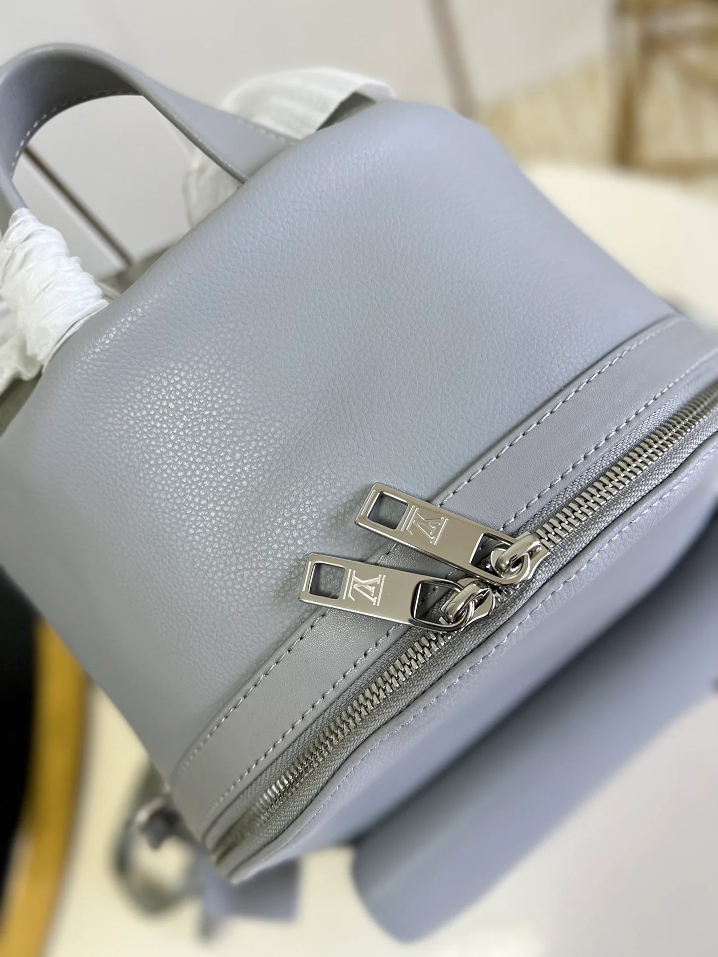 LV BAG M