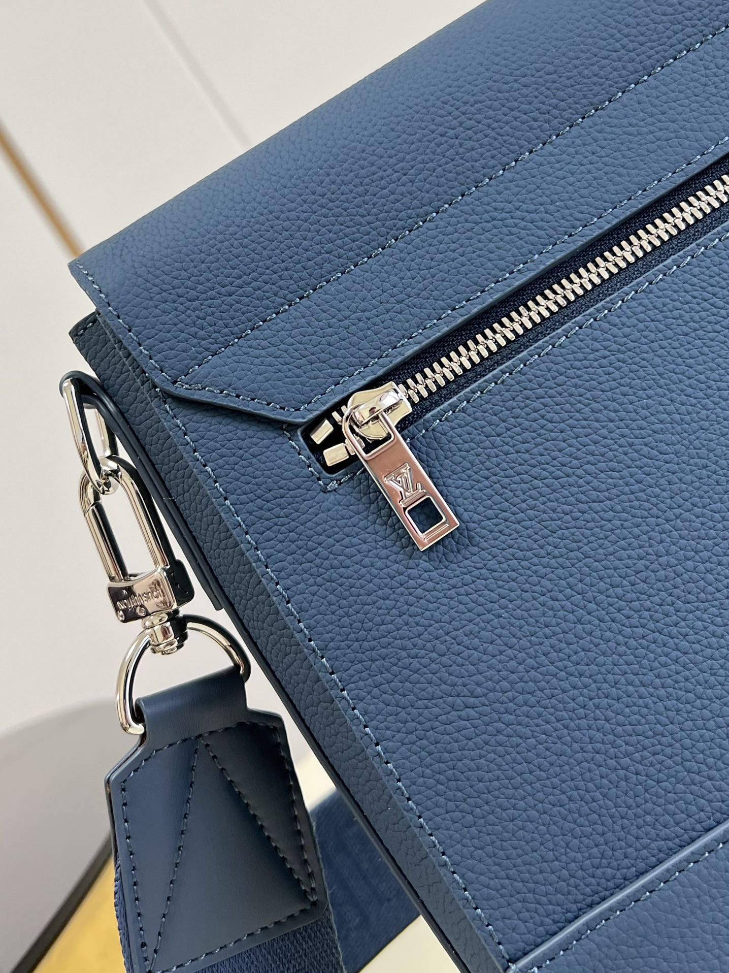 LV BAG M59327