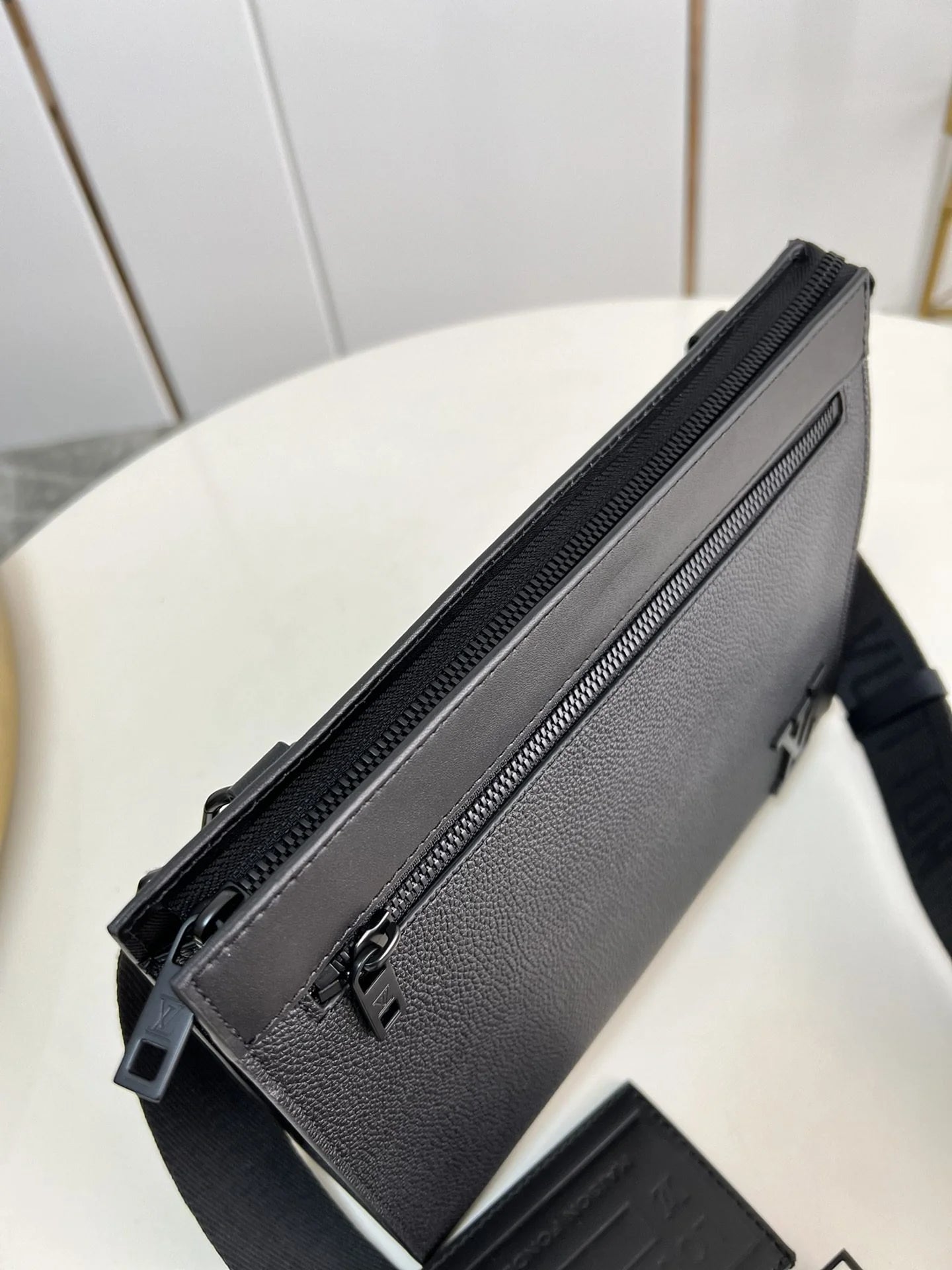 LV BAG M