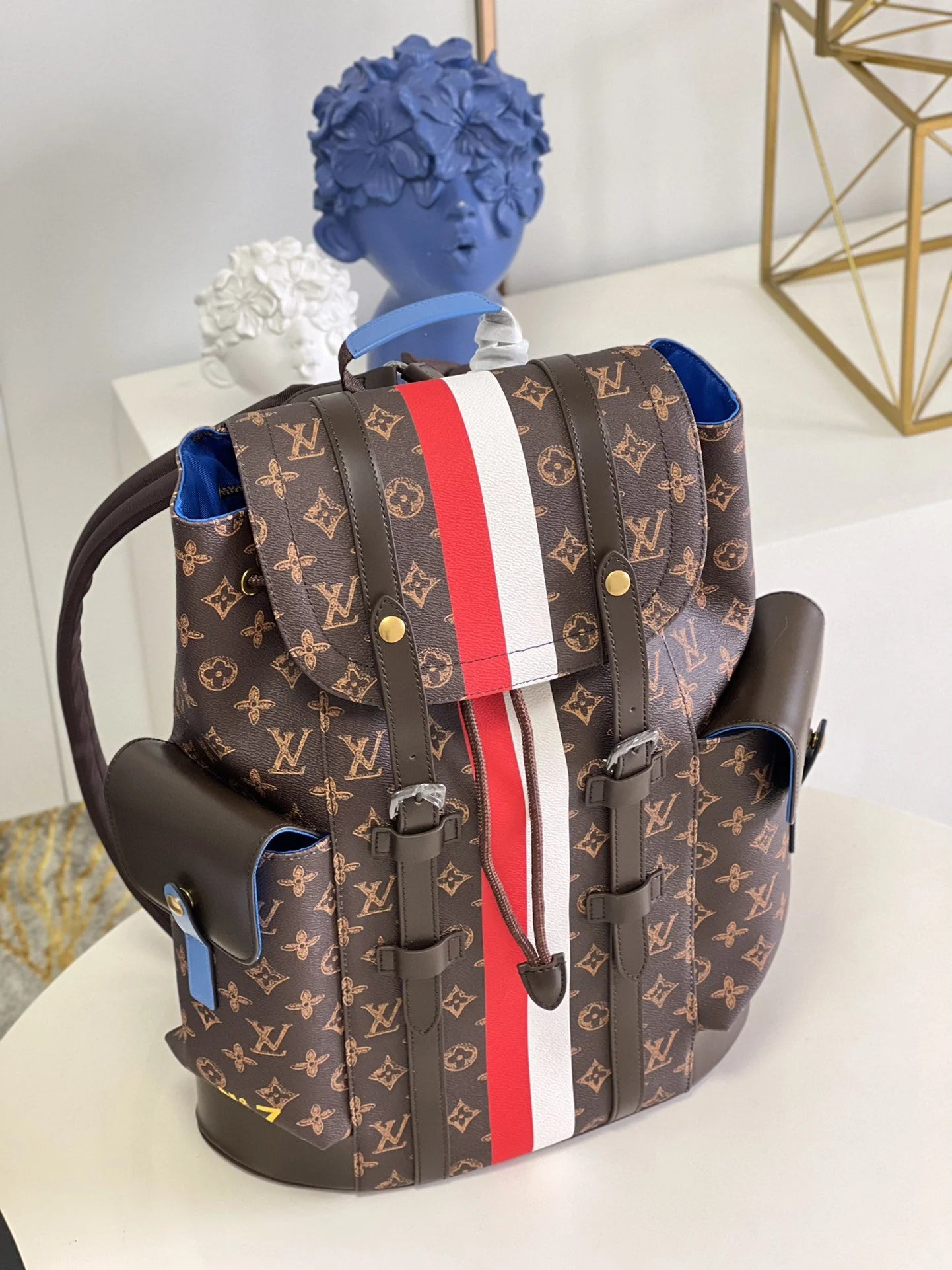 LV BAG M