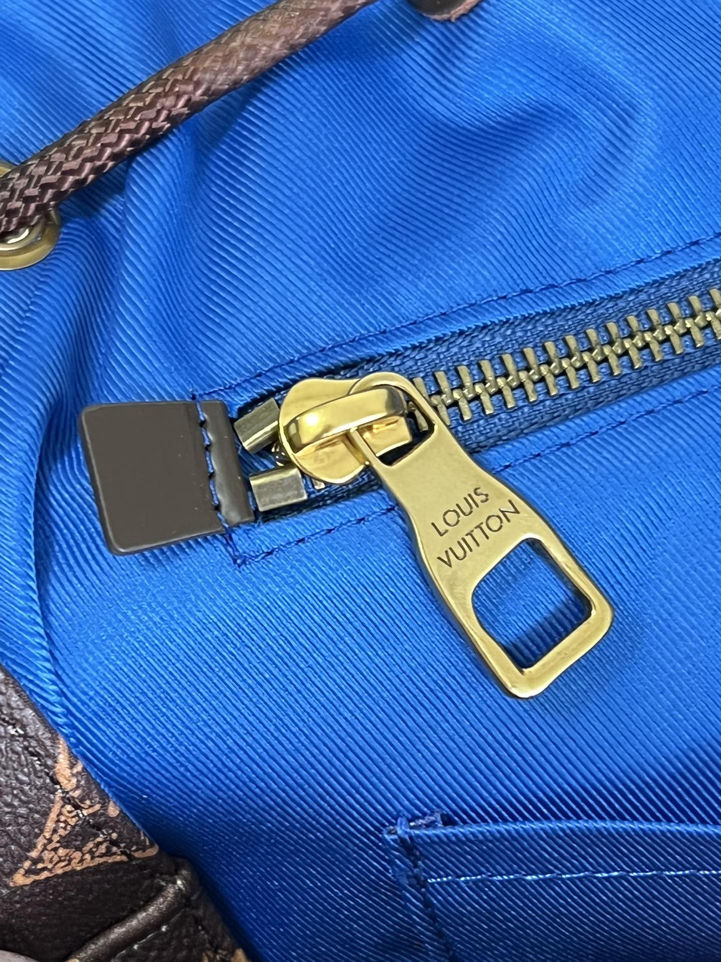 LV BAG M