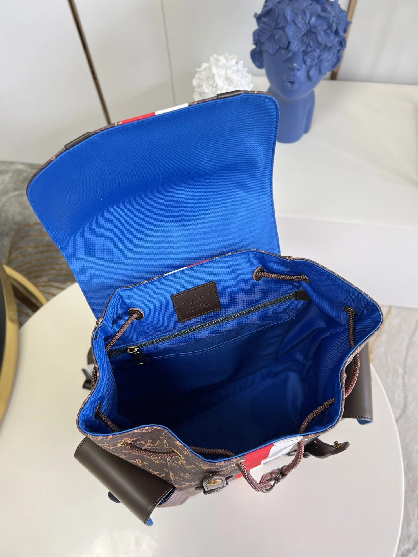 LV BAG M