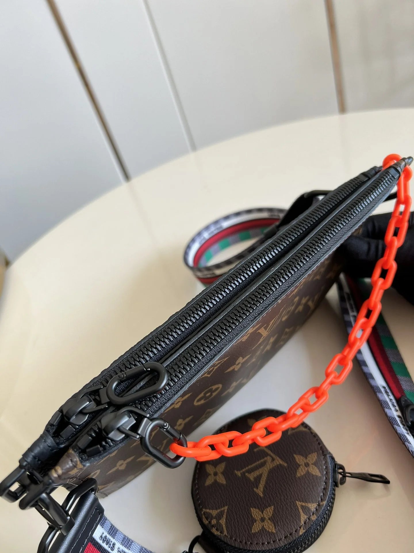 LV BAG M