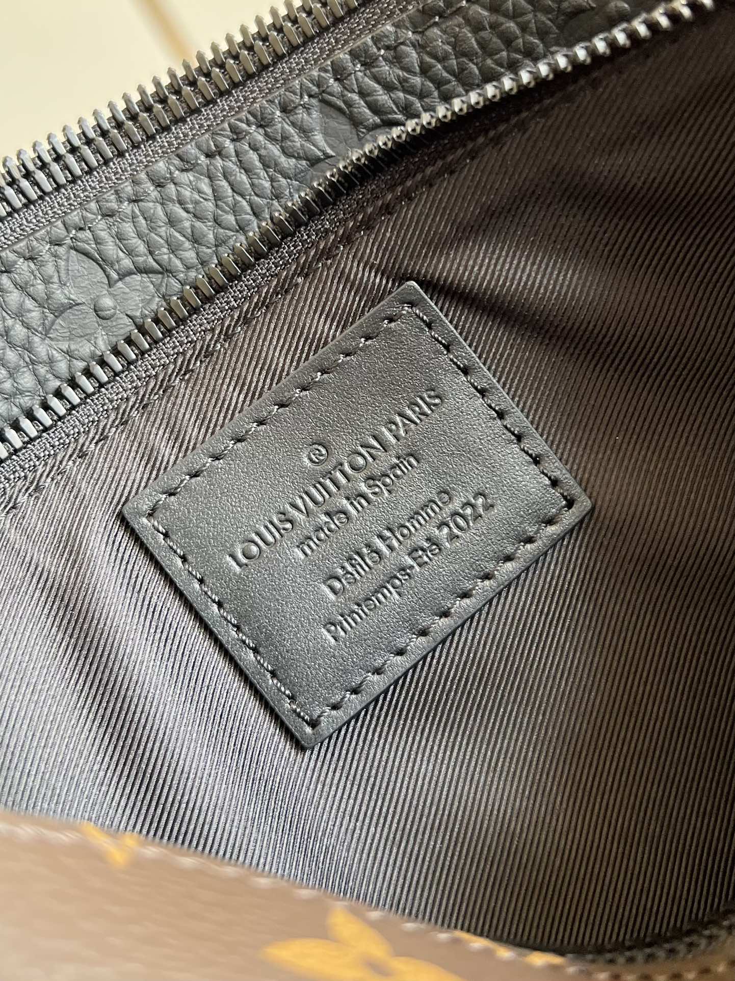 LV BAG M
