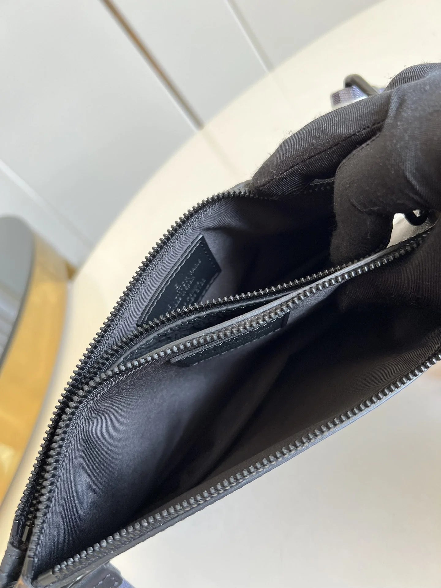 LV BAG M