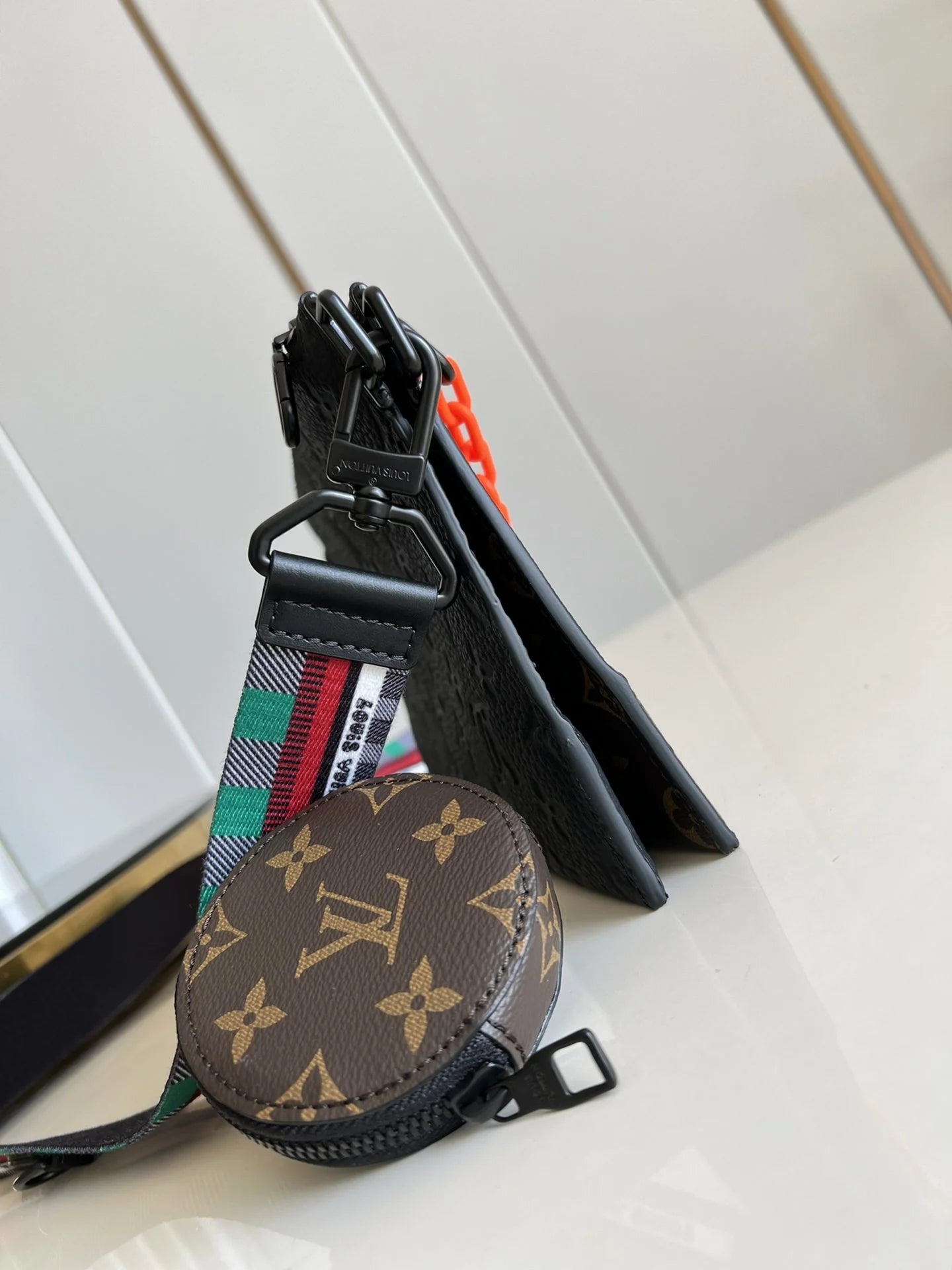 LV BAG M
