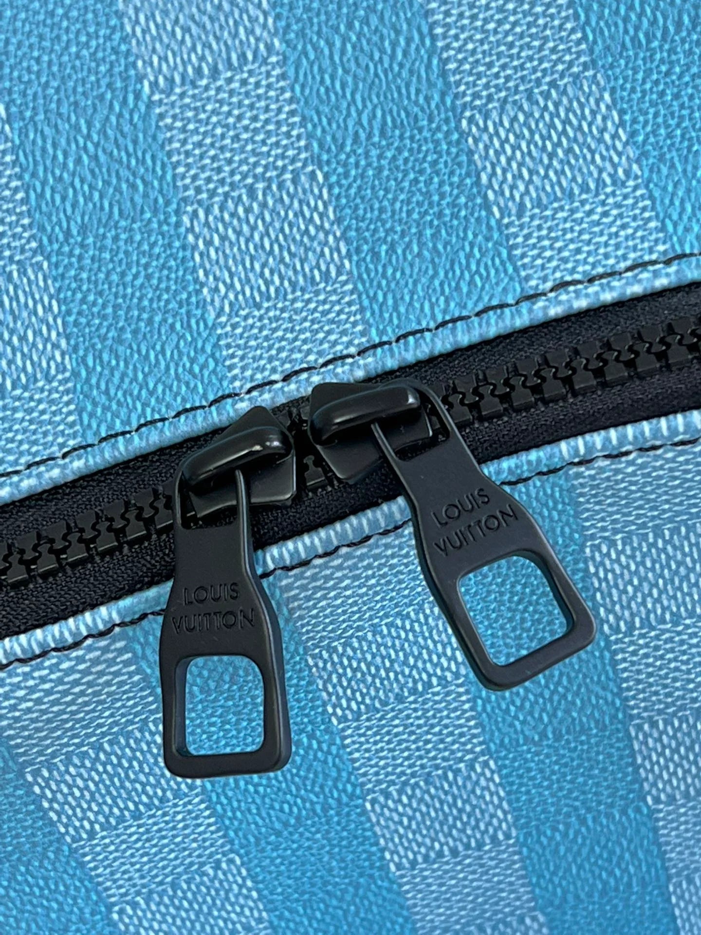 LV BAG M