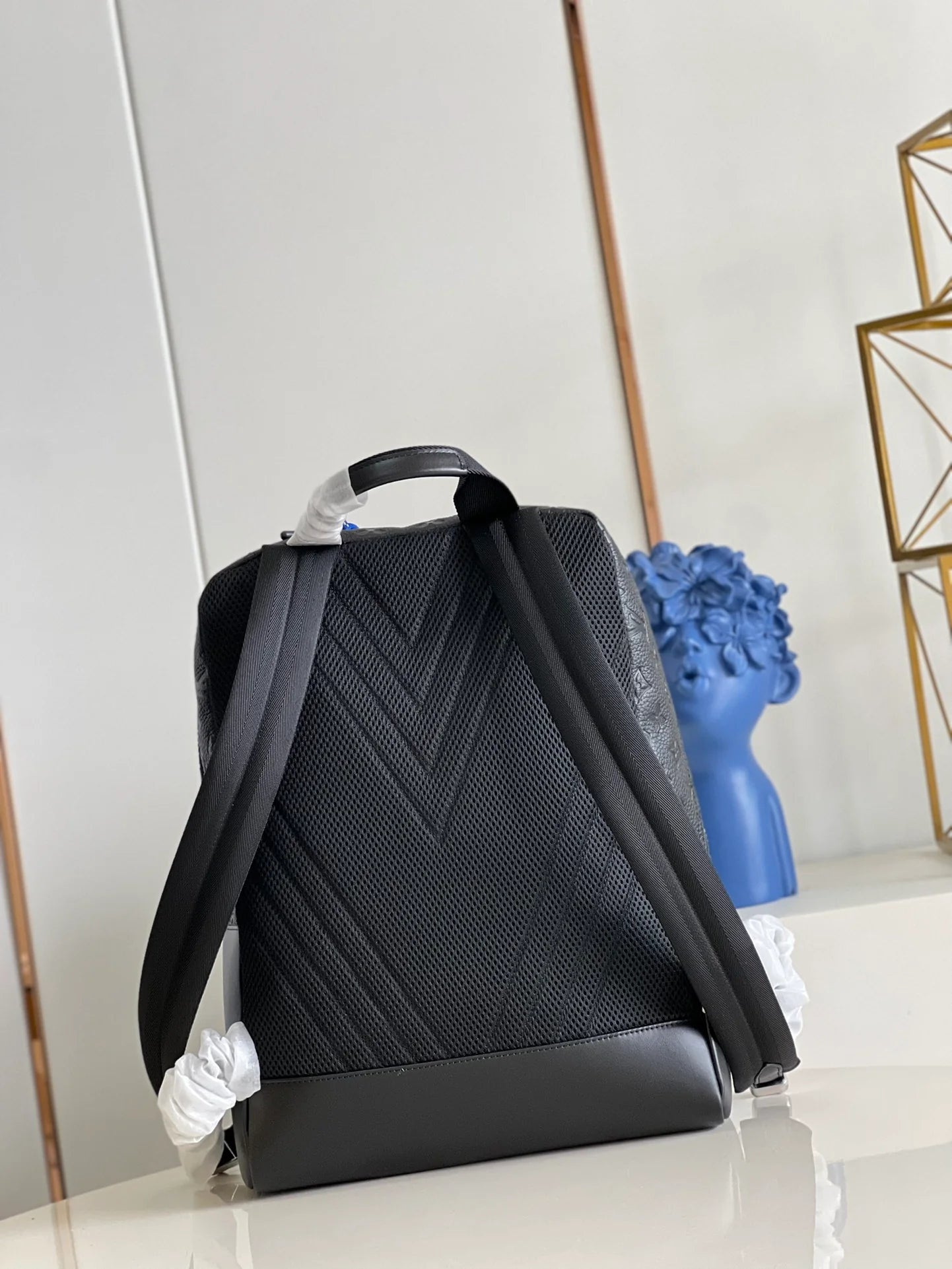 LV BAG M