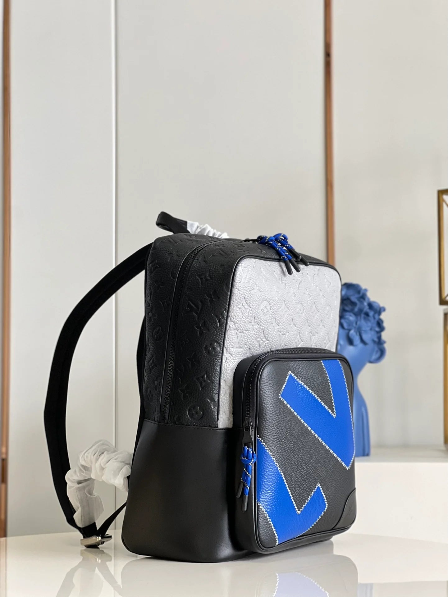 LV BAG M