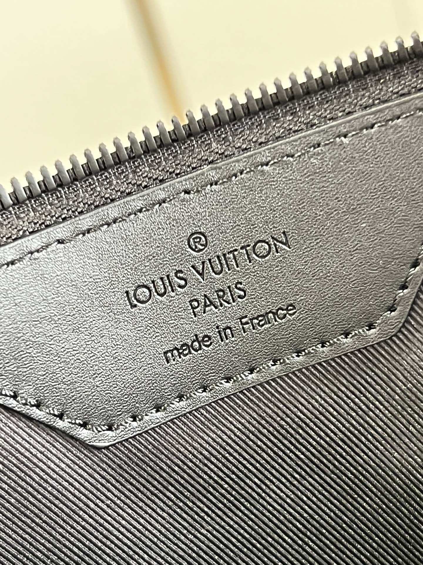 LV BAG M